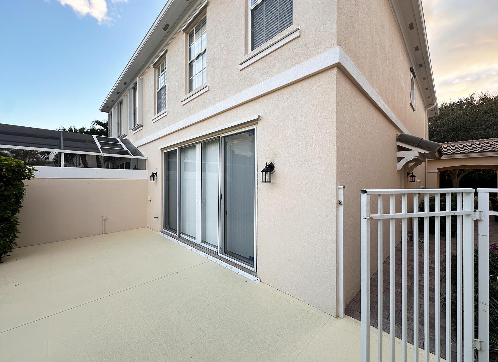 CATALINA LAKES - Residential Lease