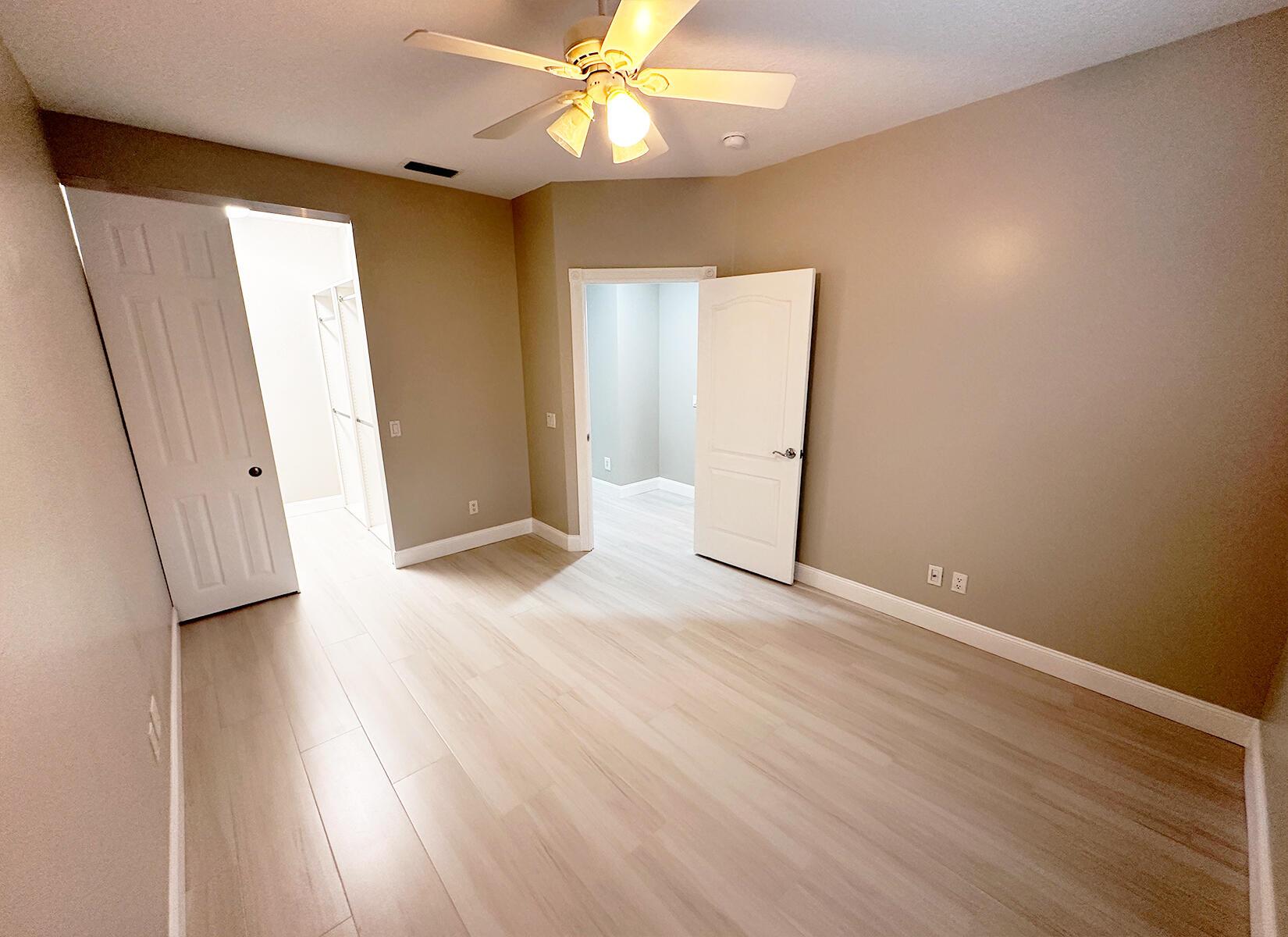 CATALINA LAKES - Residential Lease