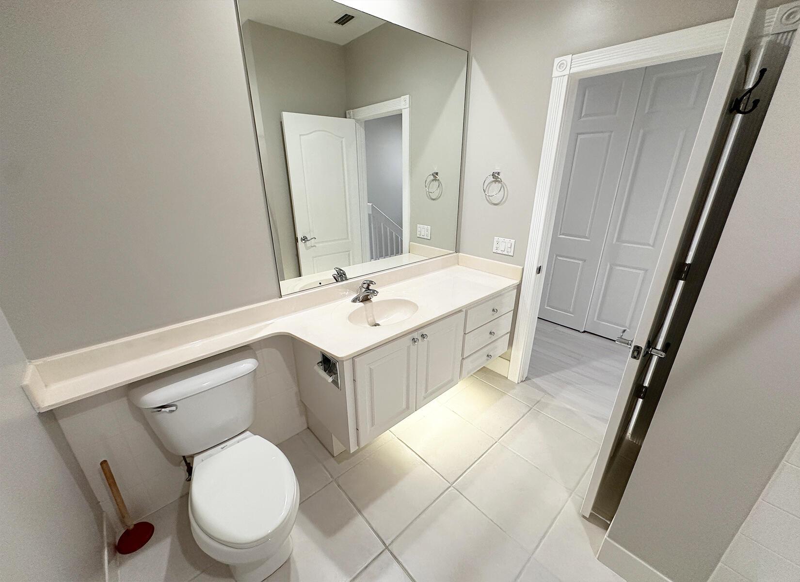 CATALINA LAKES - Residential Lease