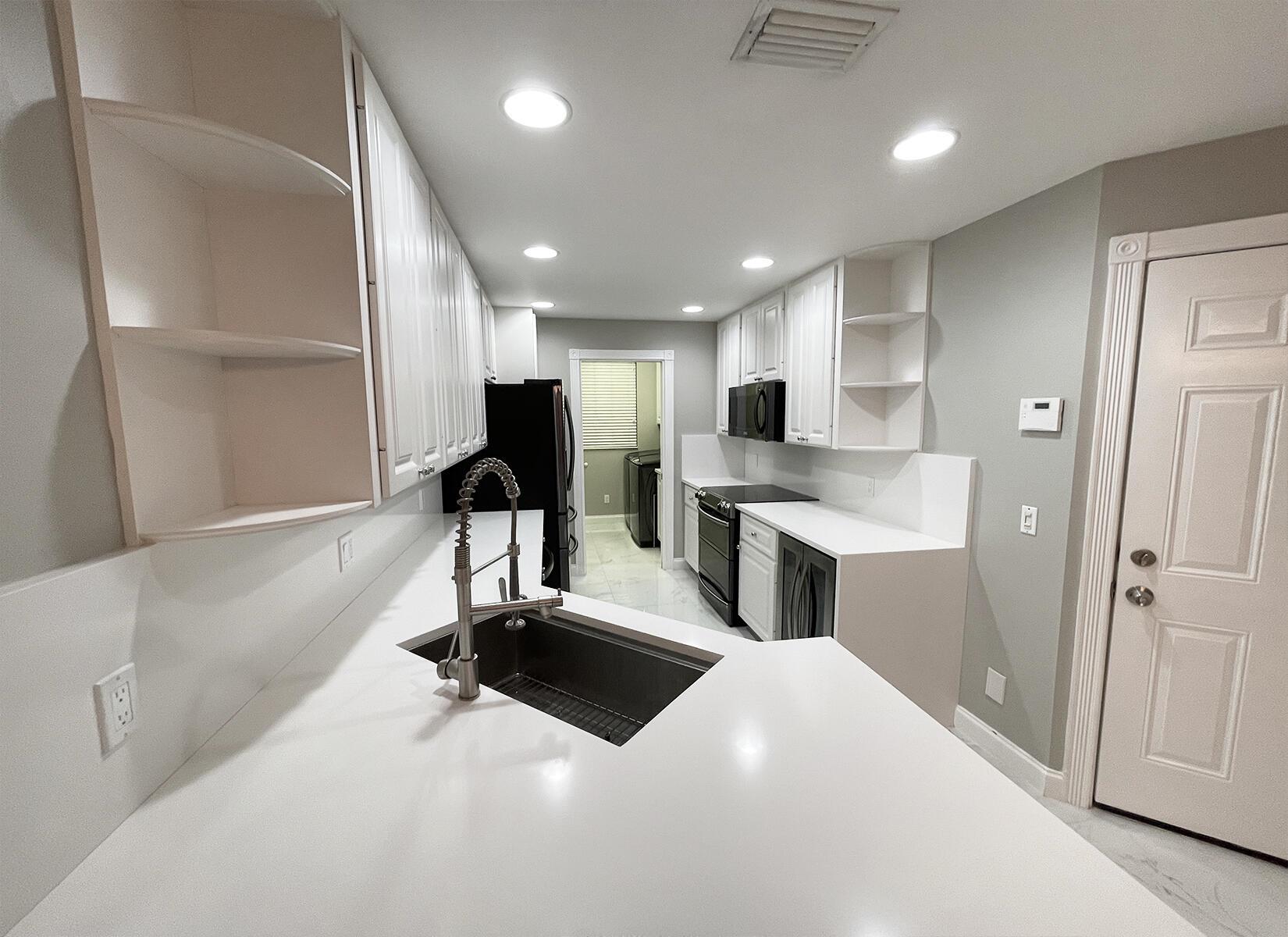 CATALINA LAKES - Residential Lease