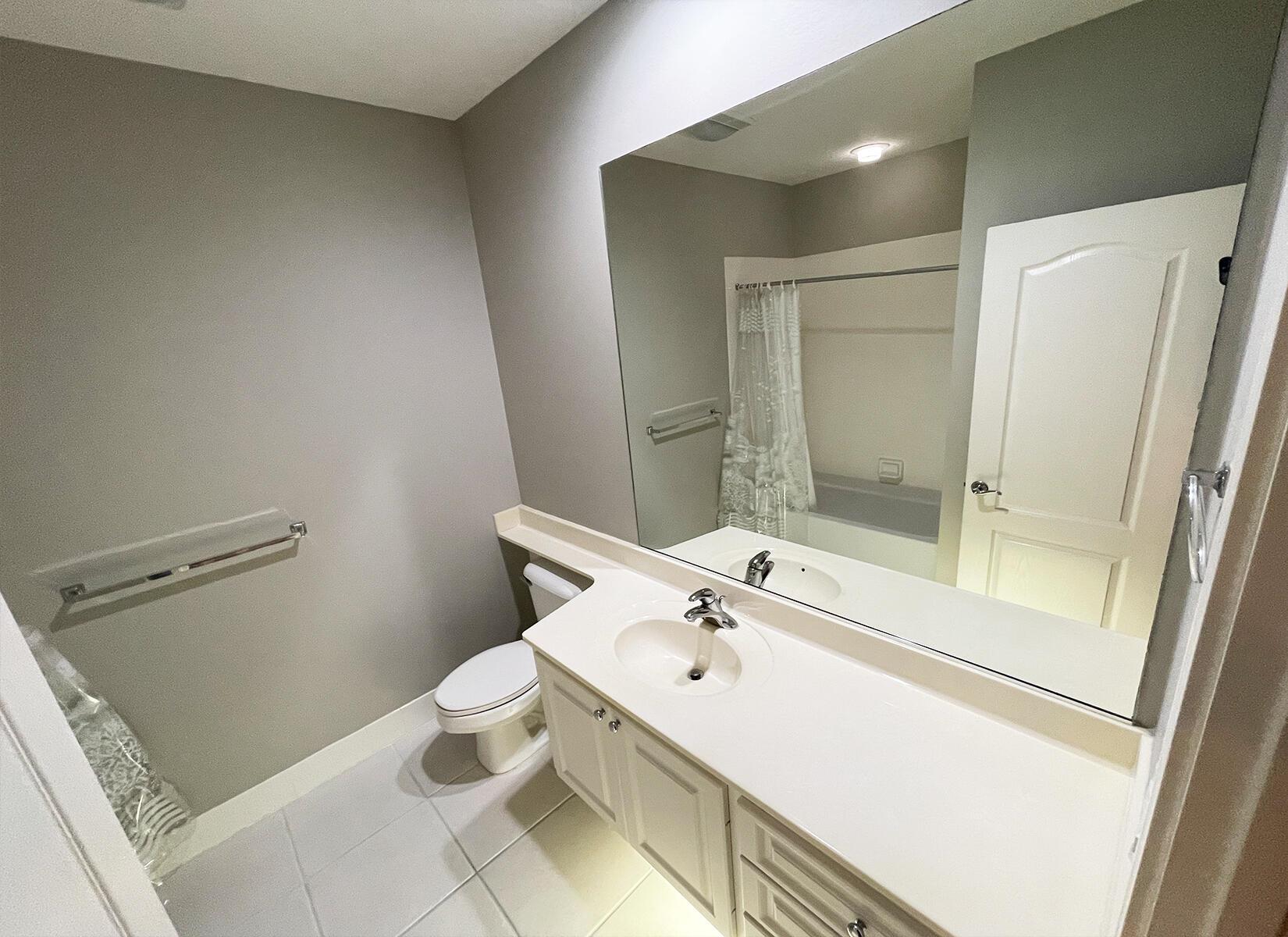 CATALINA LAKES - Residential Lease