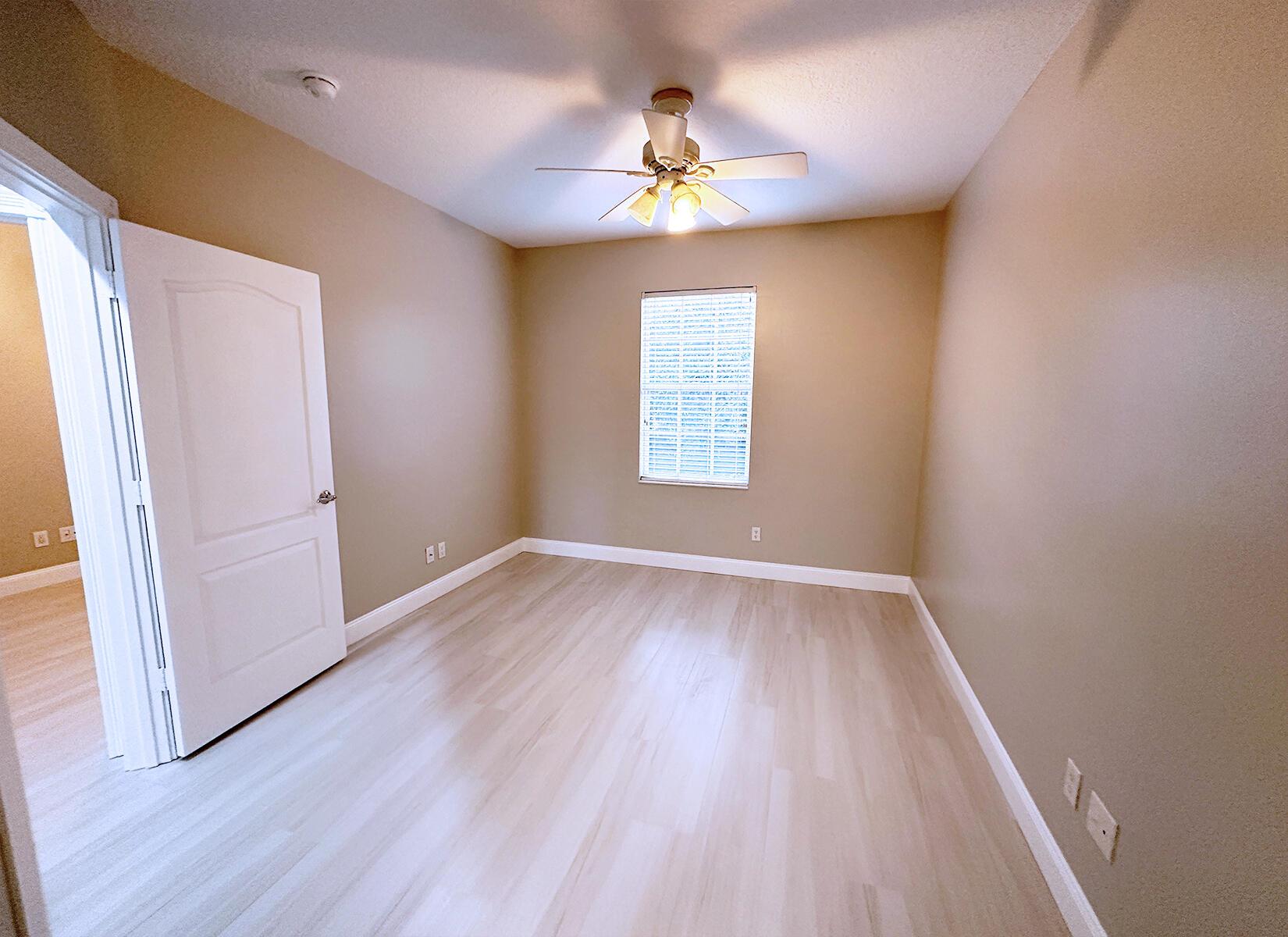 CATALINA LAKES - Residential Lease