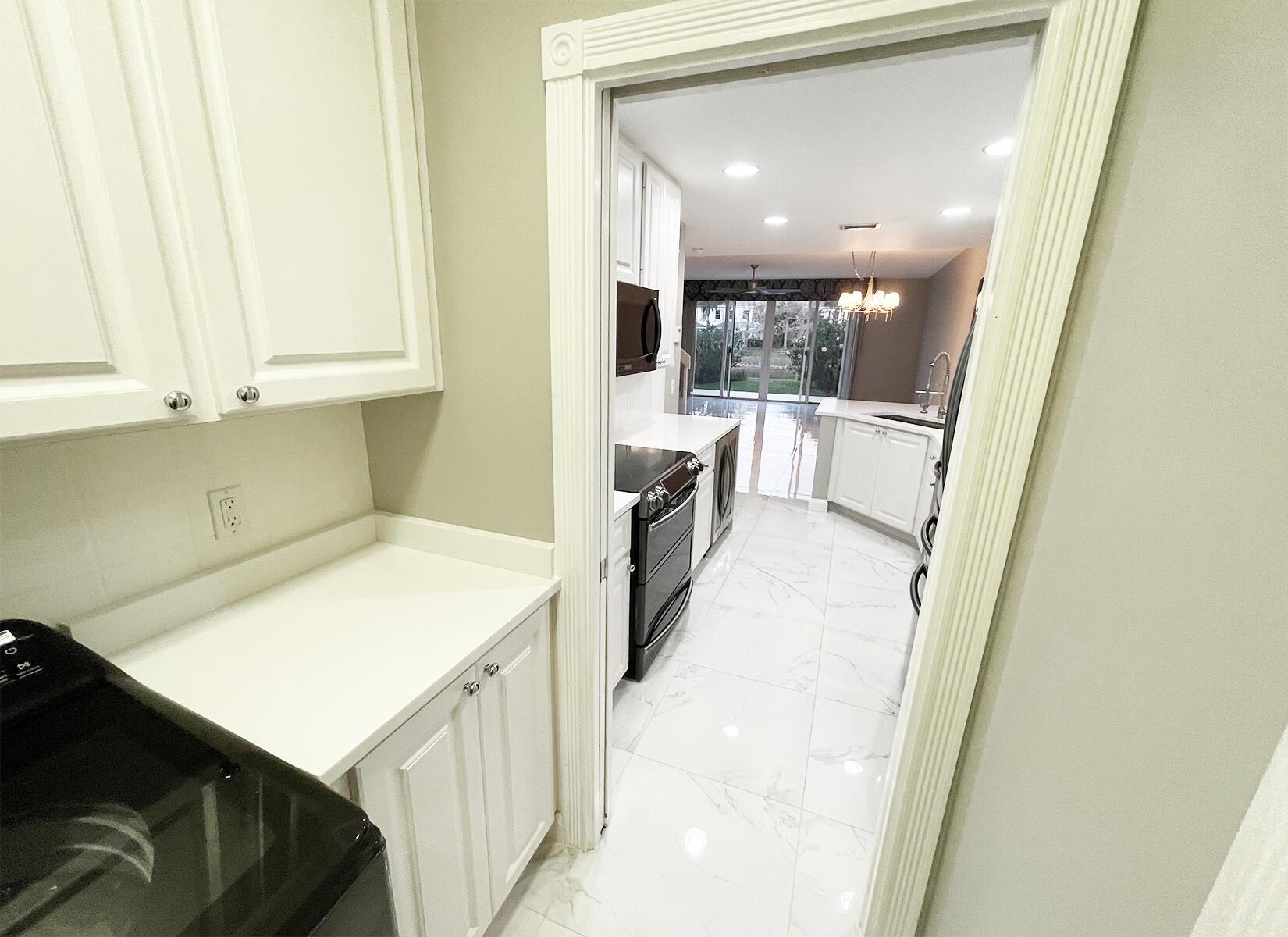 CATALINA LAKES - Residential Lease