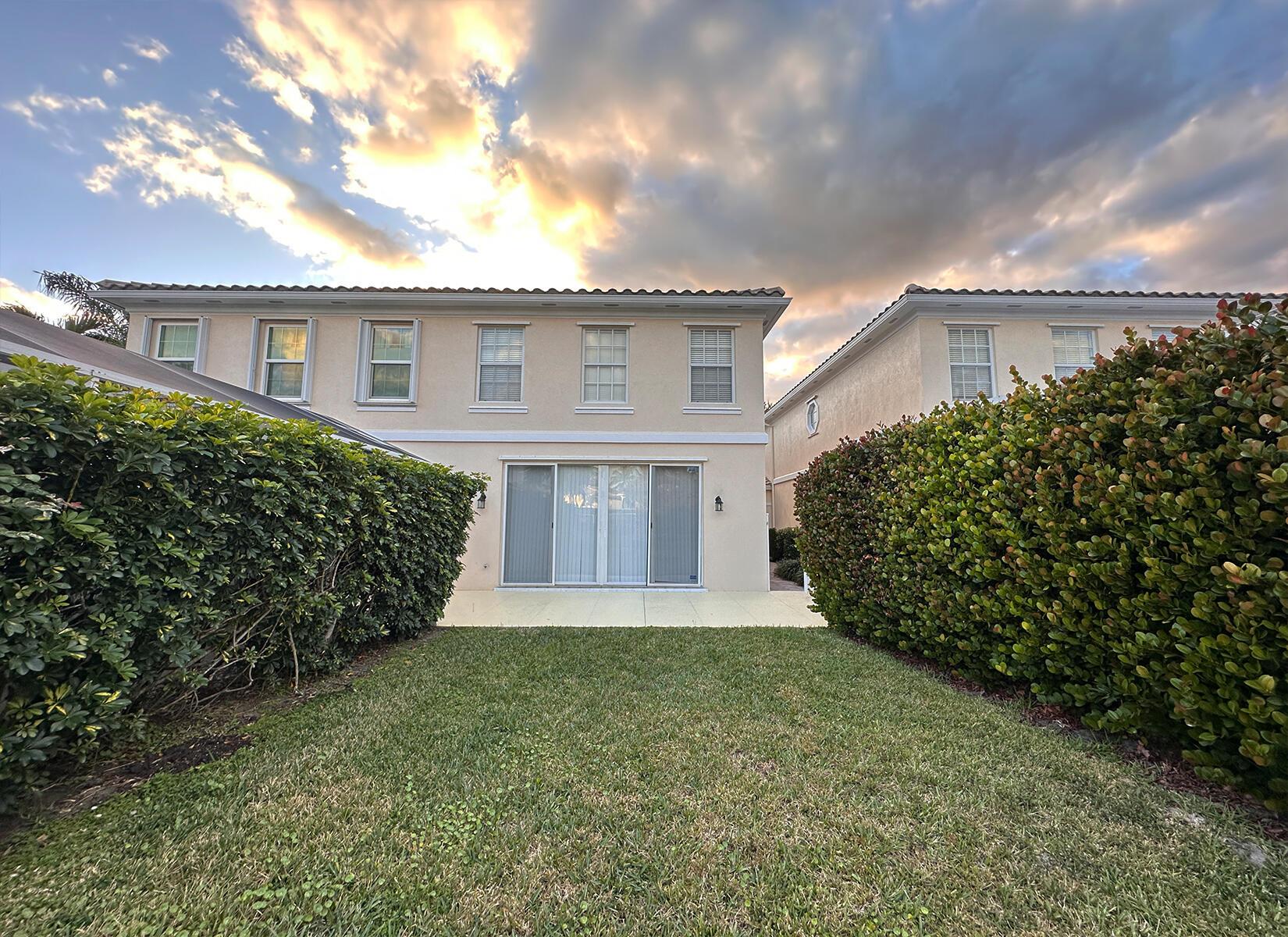 CATALINA LAKES - Residential Lease