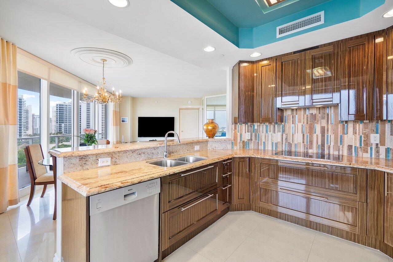 2700 N Ocean Drive 606b