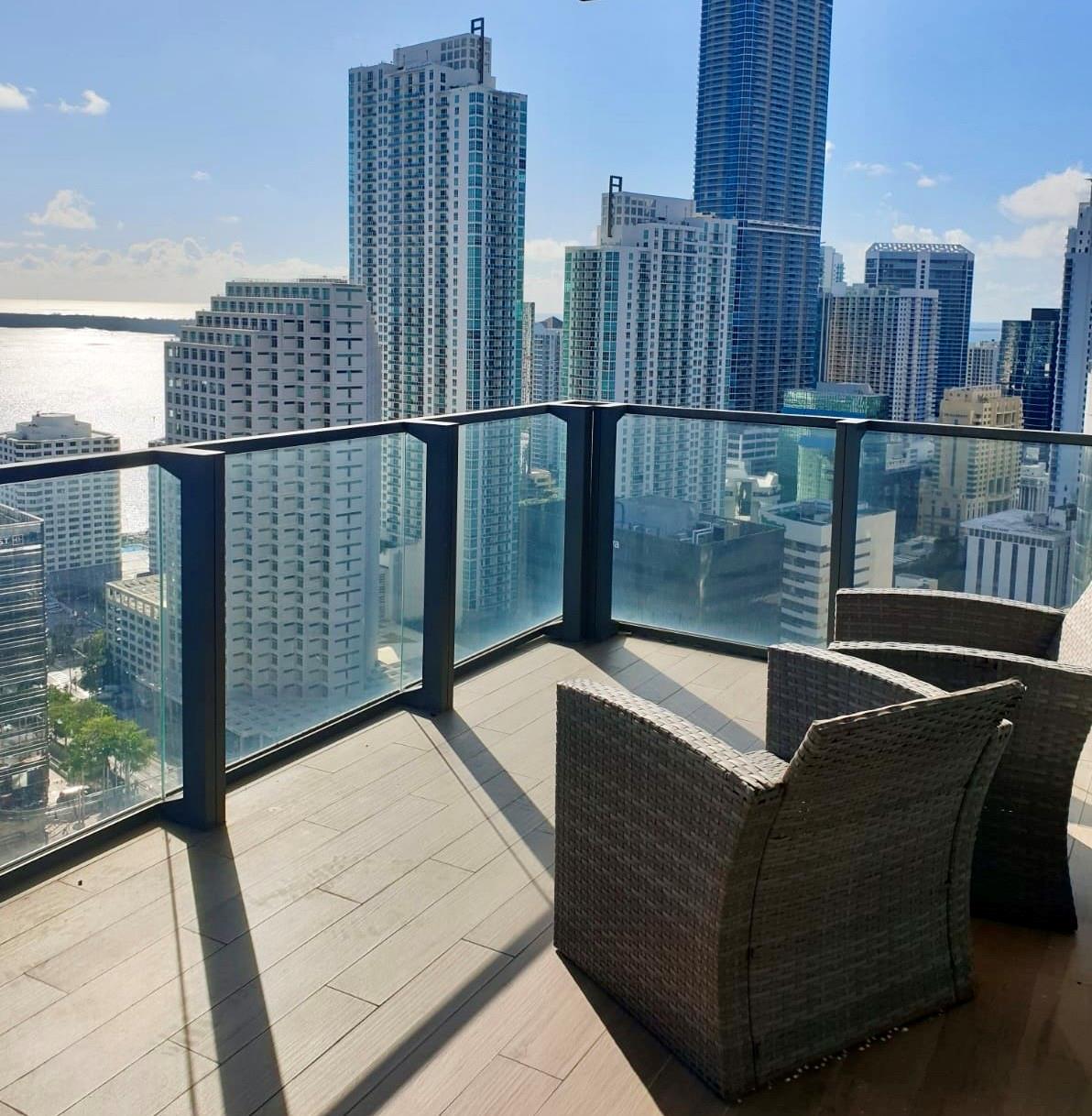 Fully-Furnished Luxury Condo in Brickell City Centre! Enjoy breathtaking panoramic city and water views from this elegant, 30th-floor condo. Move-in ready with modern furnishings and meticulously maintained interiors. Prime Brickell location, steps from premium shopping, dining, and vibrant nightlife. Exceptional amenities: gym, resort-style pool, concierge, and dedicated parking. Ready for immediate move-in!