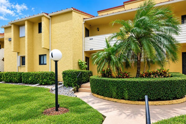 5333 SE MILES GRANT RD APT 205, STUART, FL 34997 - Image 3f802a83edb26be55be3d4c85daf9300/240770606