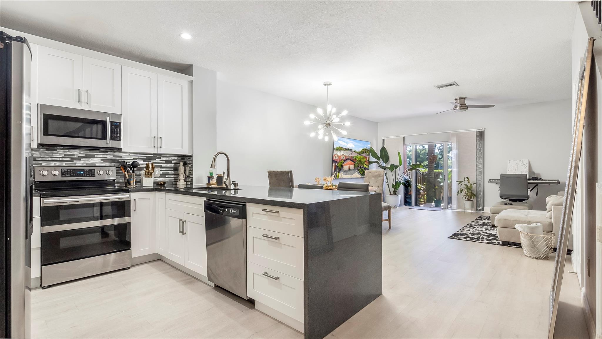 964 NW 100th Ave
