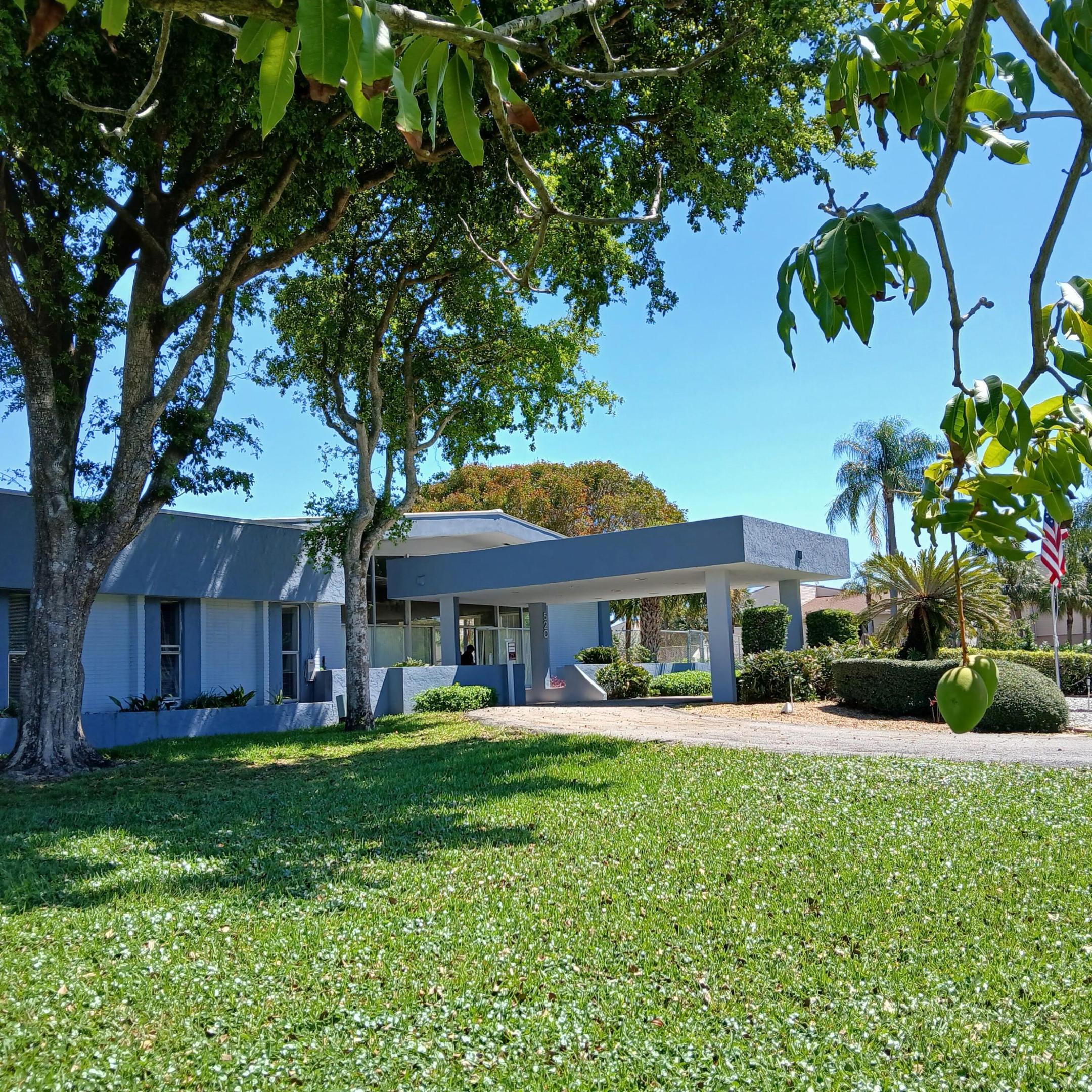 BREAKWATERS OF THE PALM BEACHES CONDO - Residential