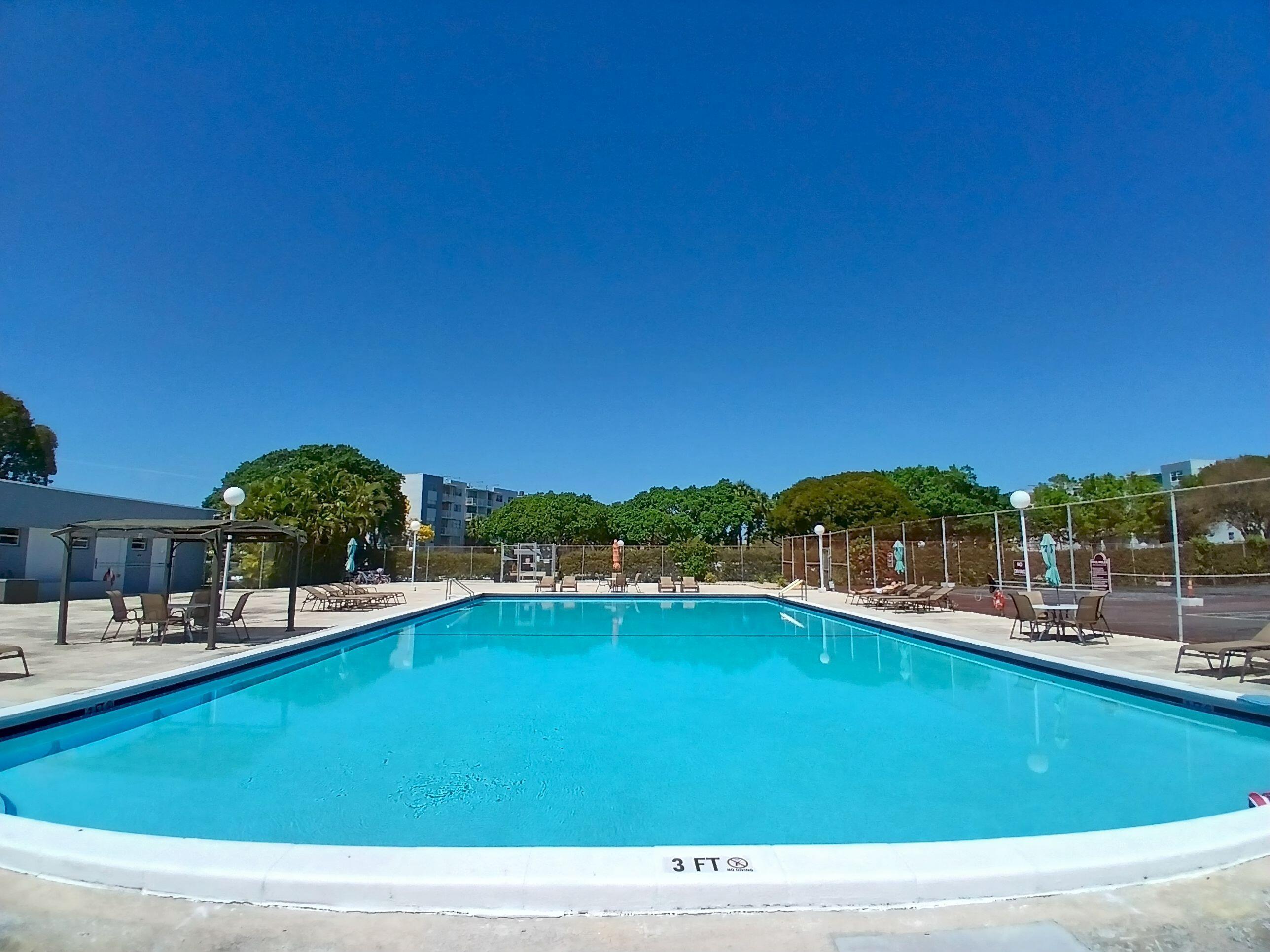 BREAKWATERS OF THE PALM BEACHES CONDO - Residential