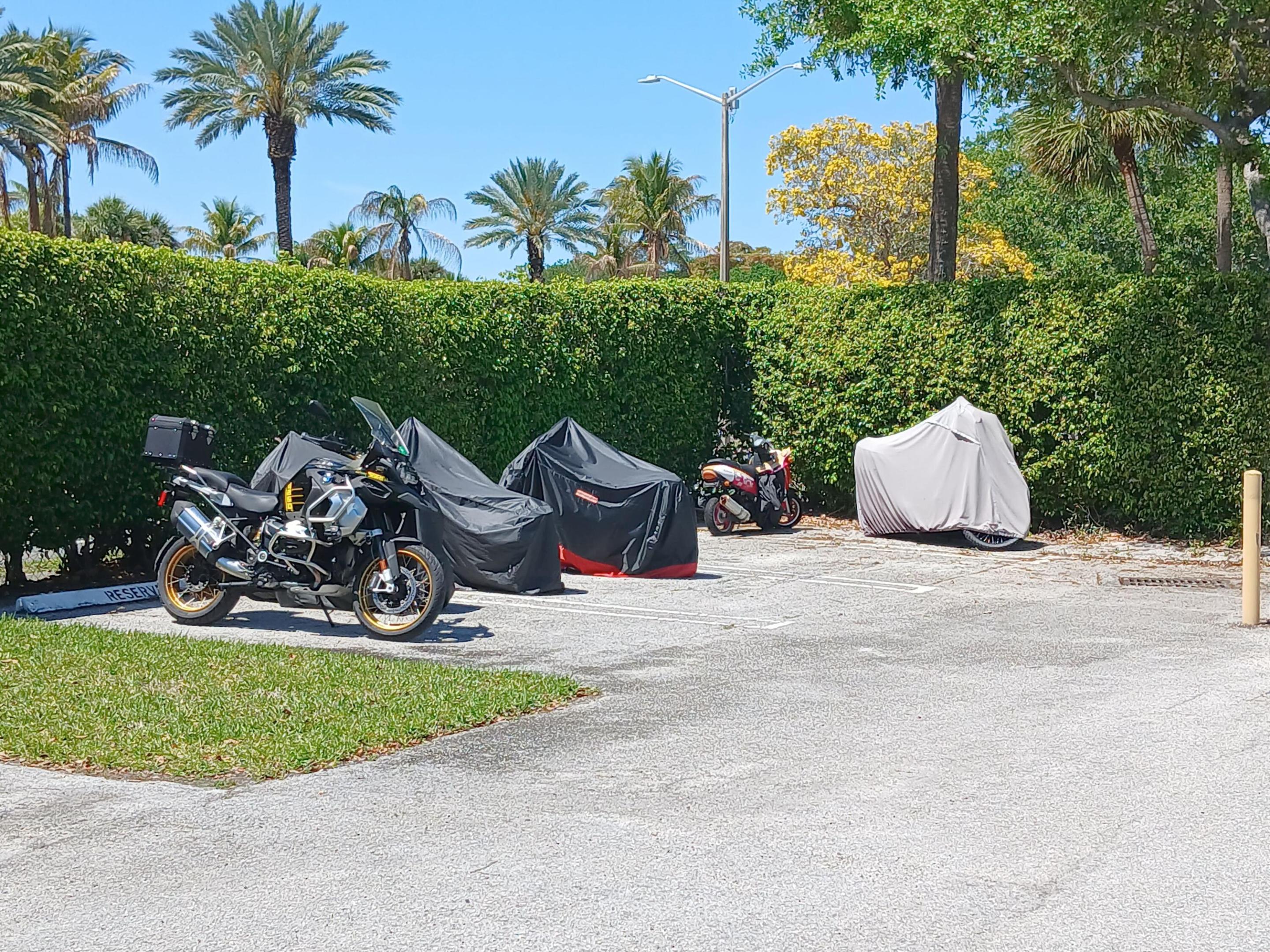 BREAKWATERS OF THE PALM BEACHES CONDO - Residential