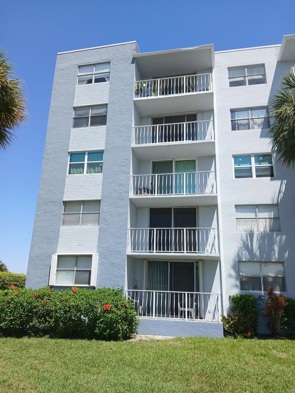 Photo of 470 Executive Center Drive #4n, West Palm Beach, FL 33401 (MLS # B26006690)