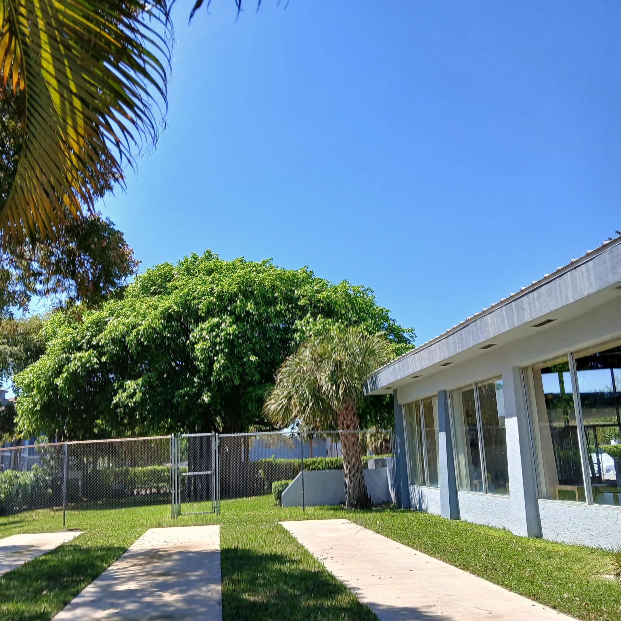 BREAKWATERS OF THE PALM BEACHES CONDO - Residential