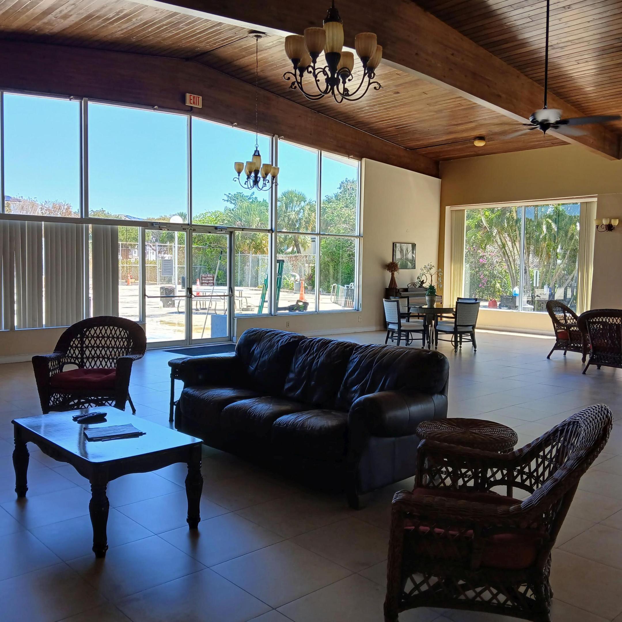 BREAKWATERS OF THE PALM BEACHES CONDO - Residential