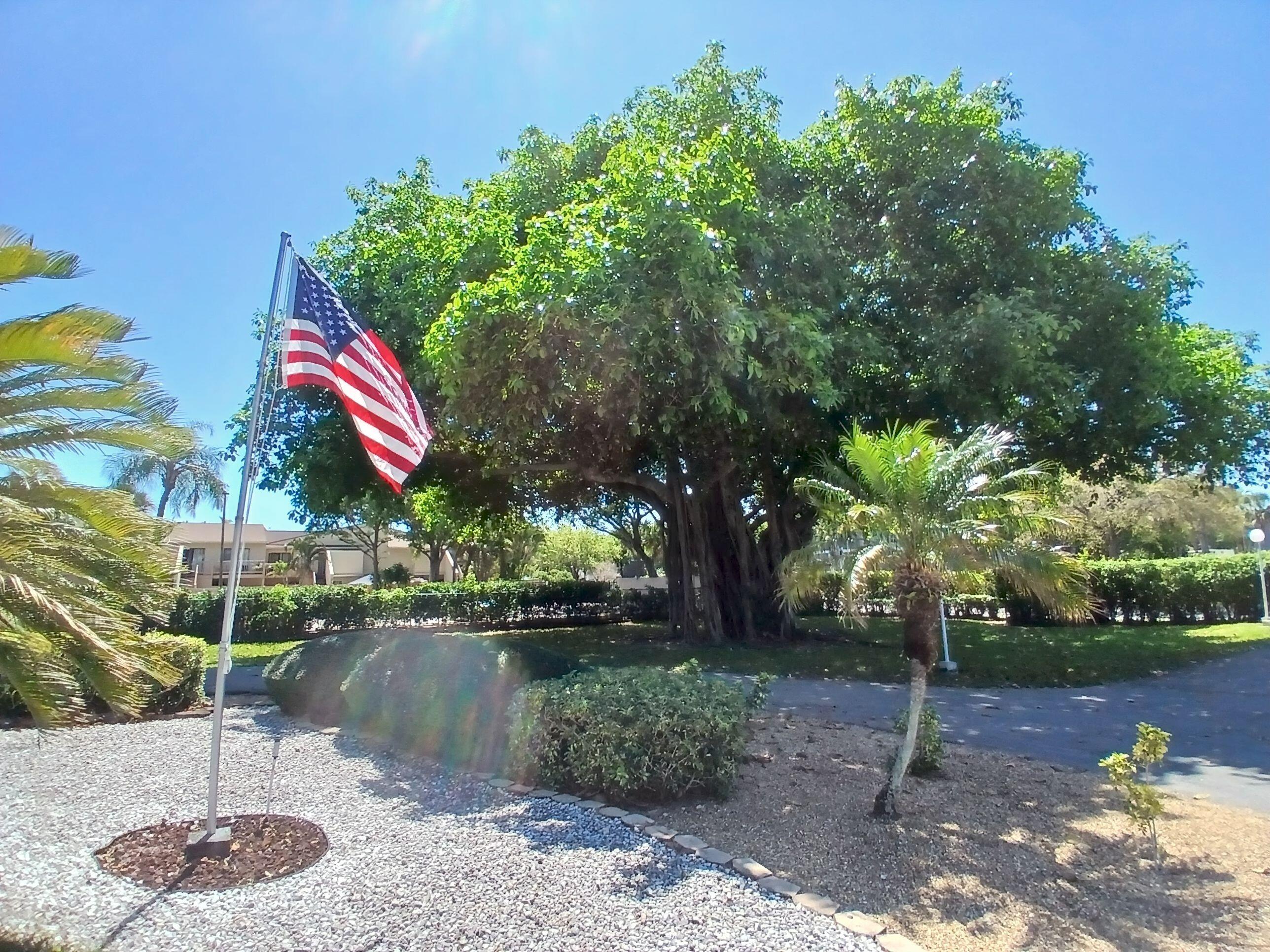 BREAKWATERS OF THE PALM BEACHES CONDO - Residential