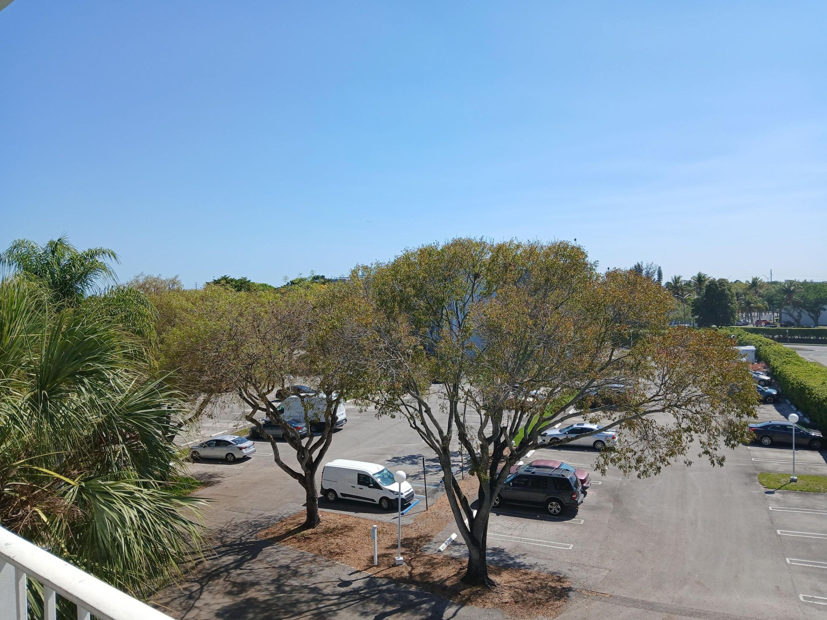 BREAKWATERS OF THE PALM BEACHES CONDO - Residential