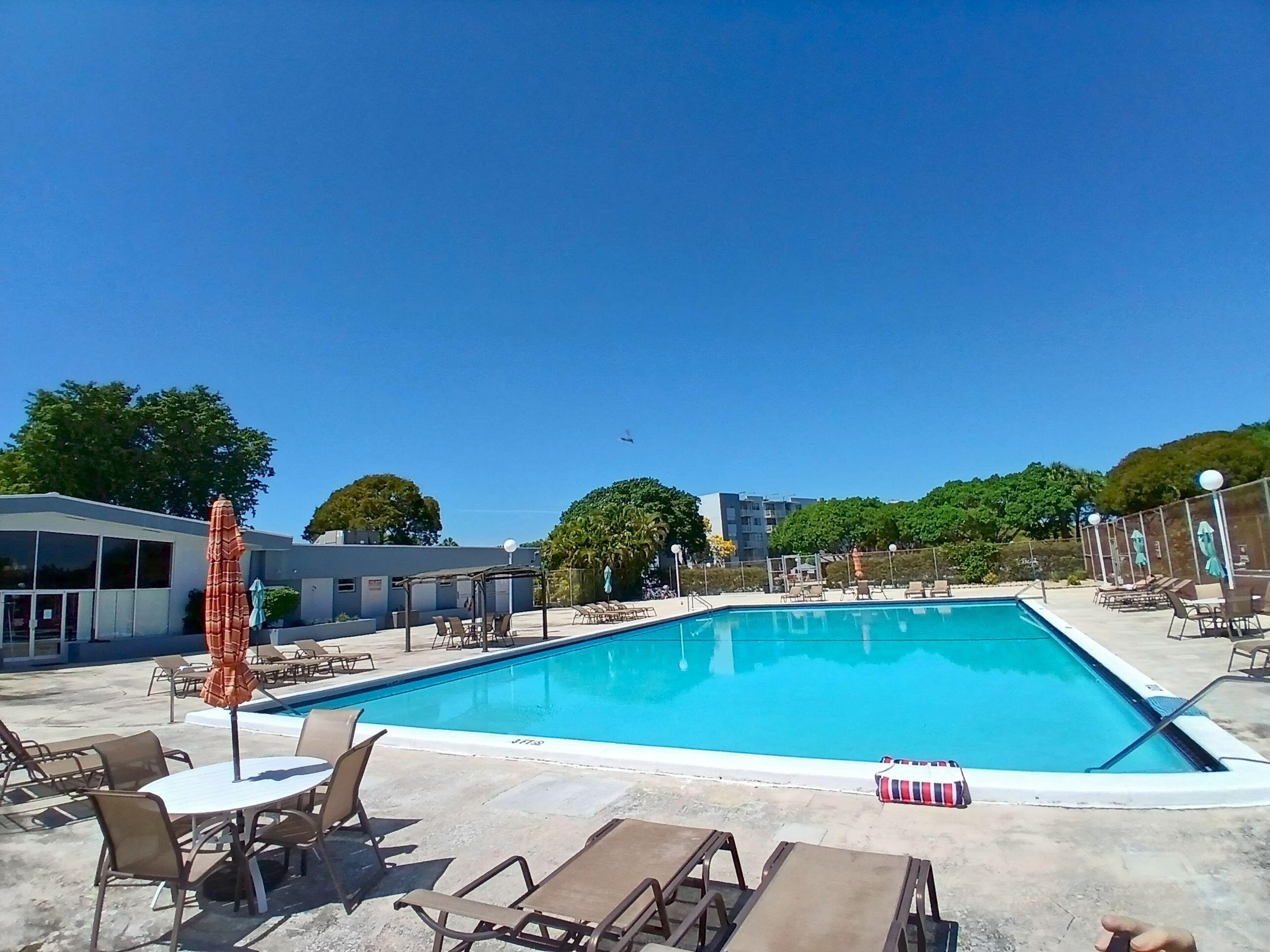 BREAKWATERS OF THE PALM BEACHES CONDO - Residential