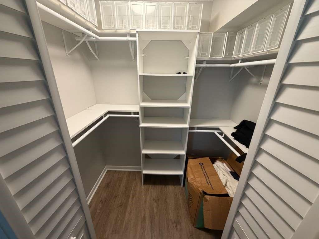 View photos, virtual tours, details... 4341 NW 16th St E206