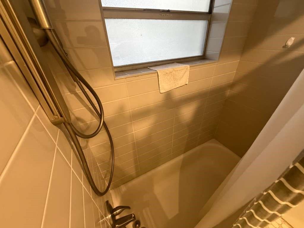 View photos, virtual tours, details... 4341 NW 16th St E206