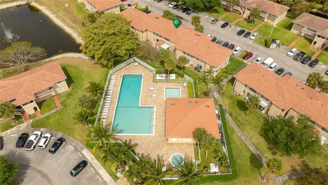 10070 Twin Lakes Dr Unit 10070, Coral Springs, FL MLS: F10494197