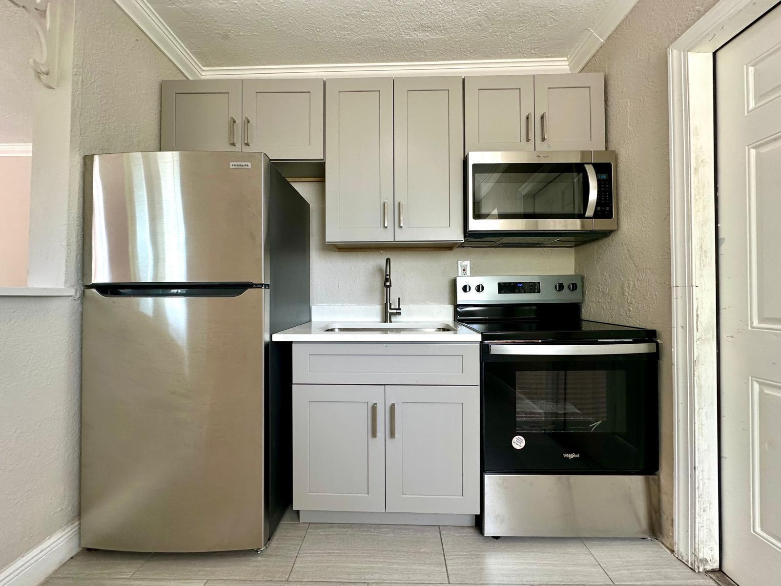 LAKE AVE ADD TO WPB - Residential Lease