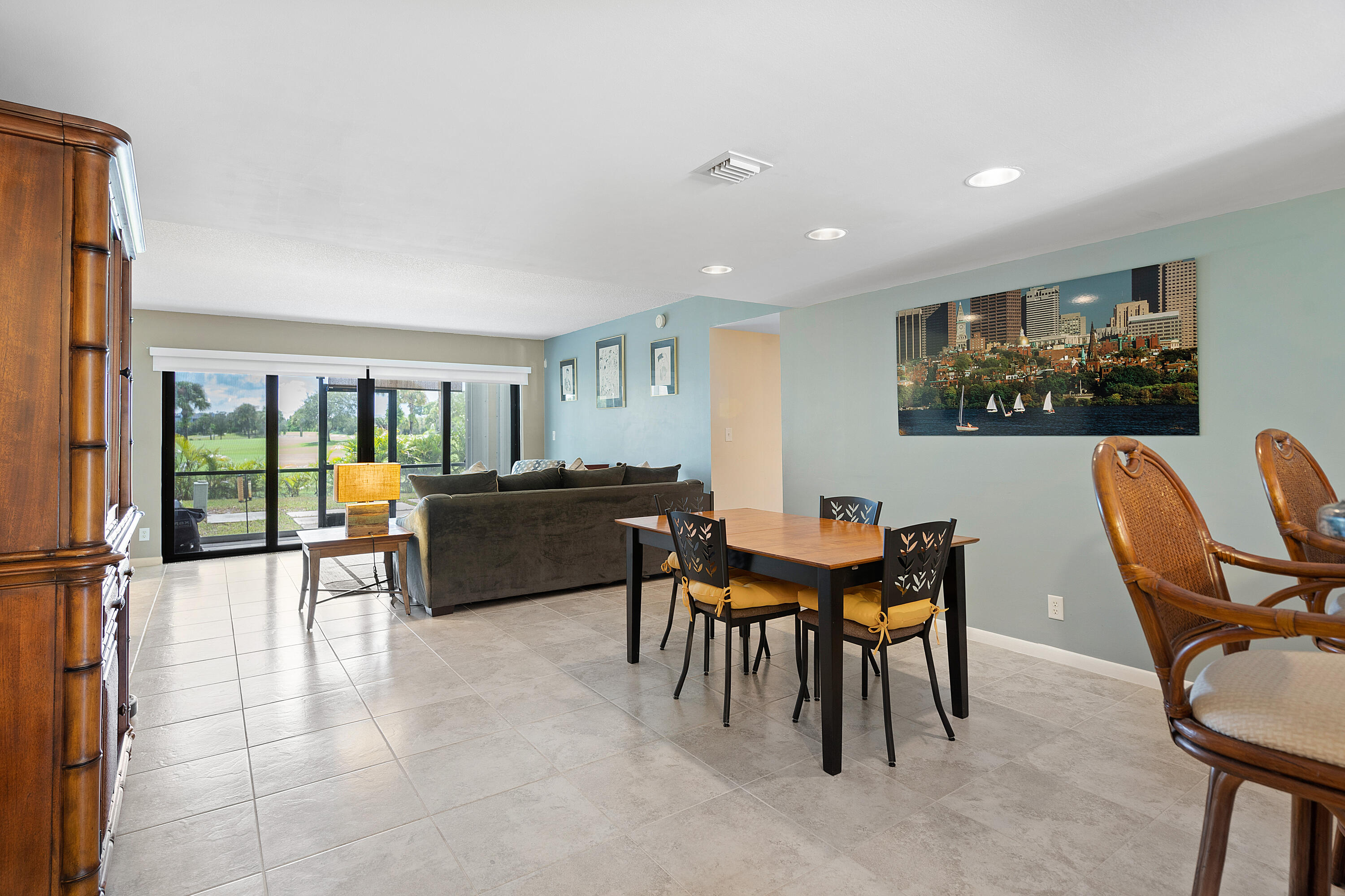 LANDS OF THE PRESIDENT CONDO 1 - Residential