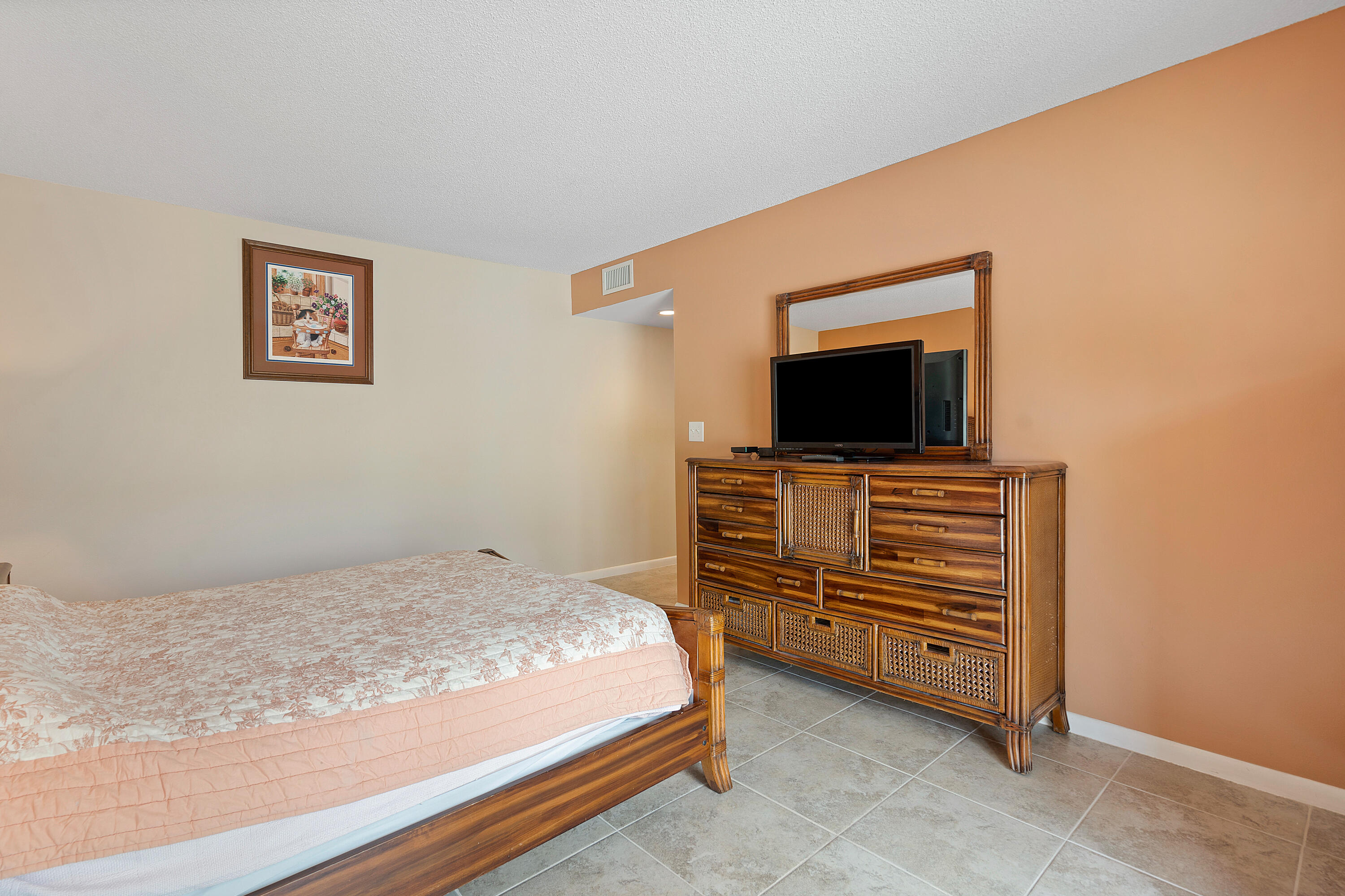 LANDS OF THE PRESIDENT CONDO 1 - Residential