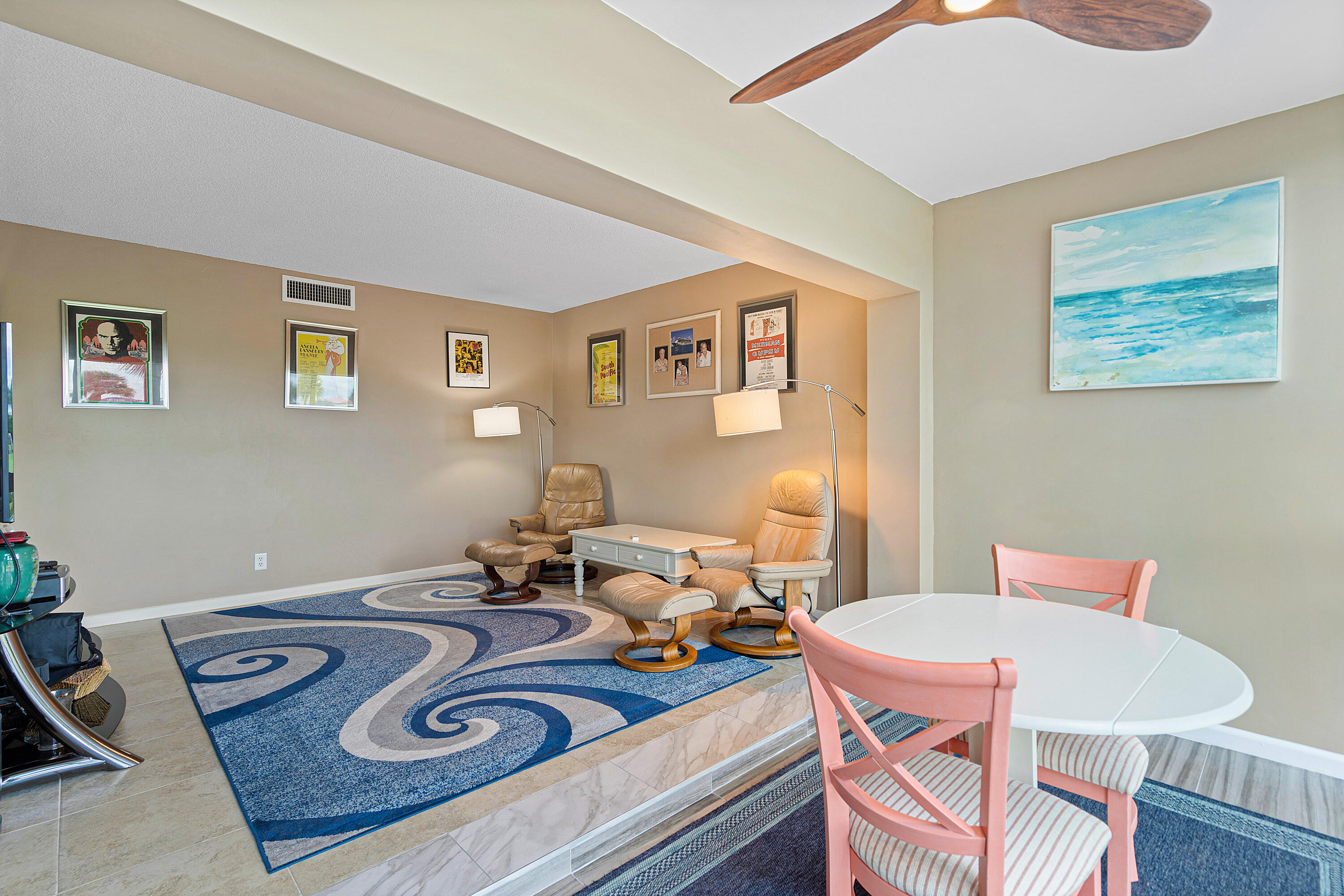 LANDS OF THE PRESIDENT CONDO 1 - Residential