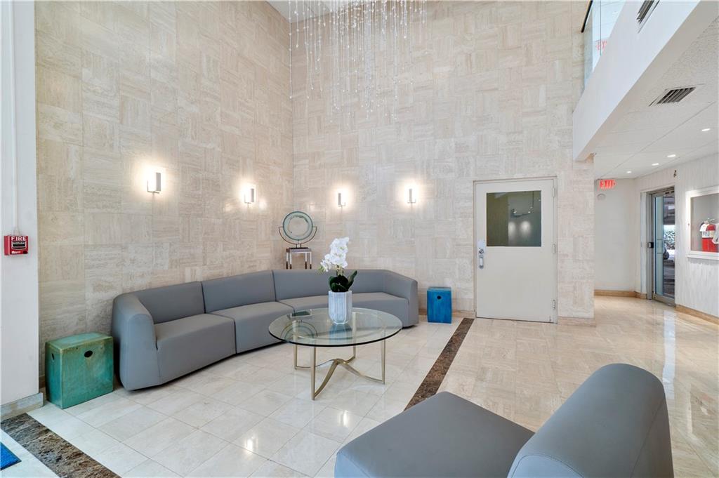 ADMIRALTY TOWERS - Residential