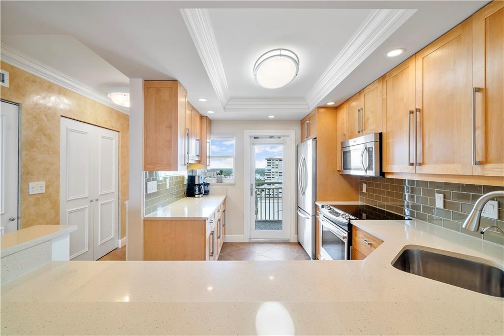 ADMIRALTY TOWERS - Residential