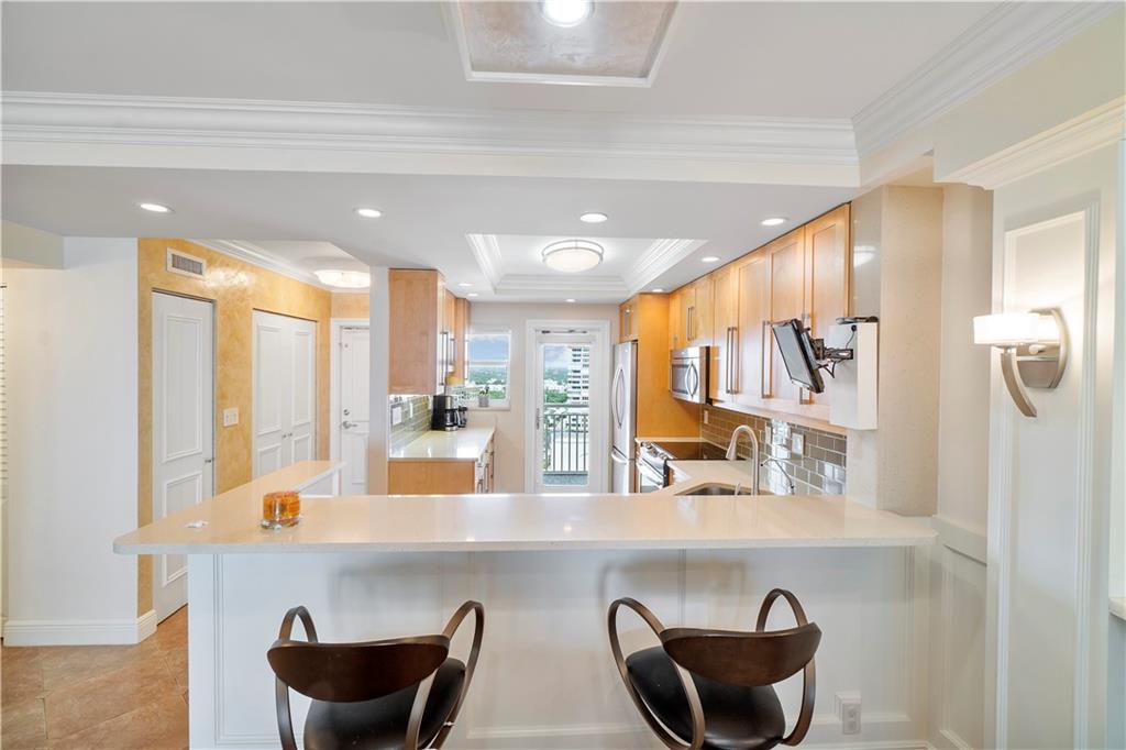 ADMIRALTY TOWERS - Residential