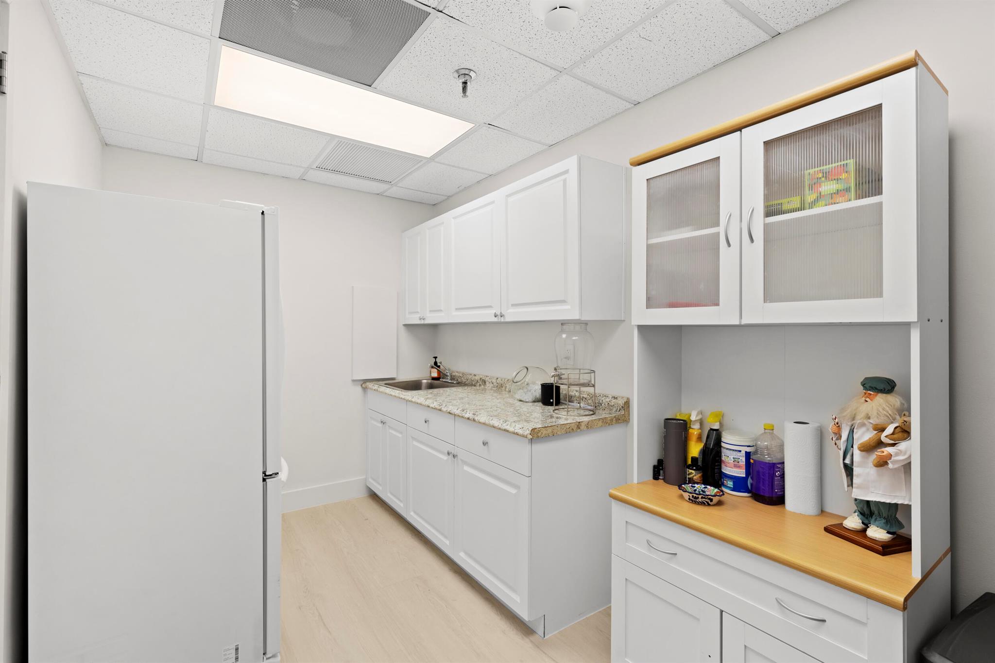 SUB OF 19-45-43 - Commercial Lease