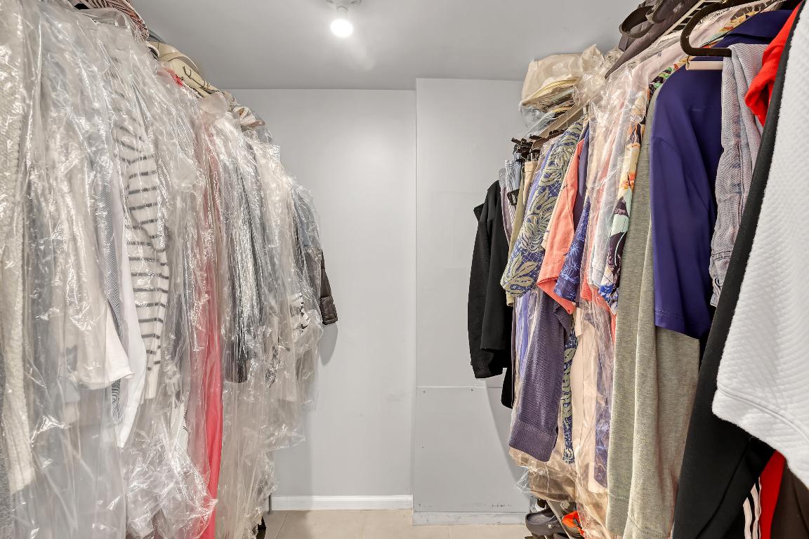 CONNEMARA CONDO - Residential