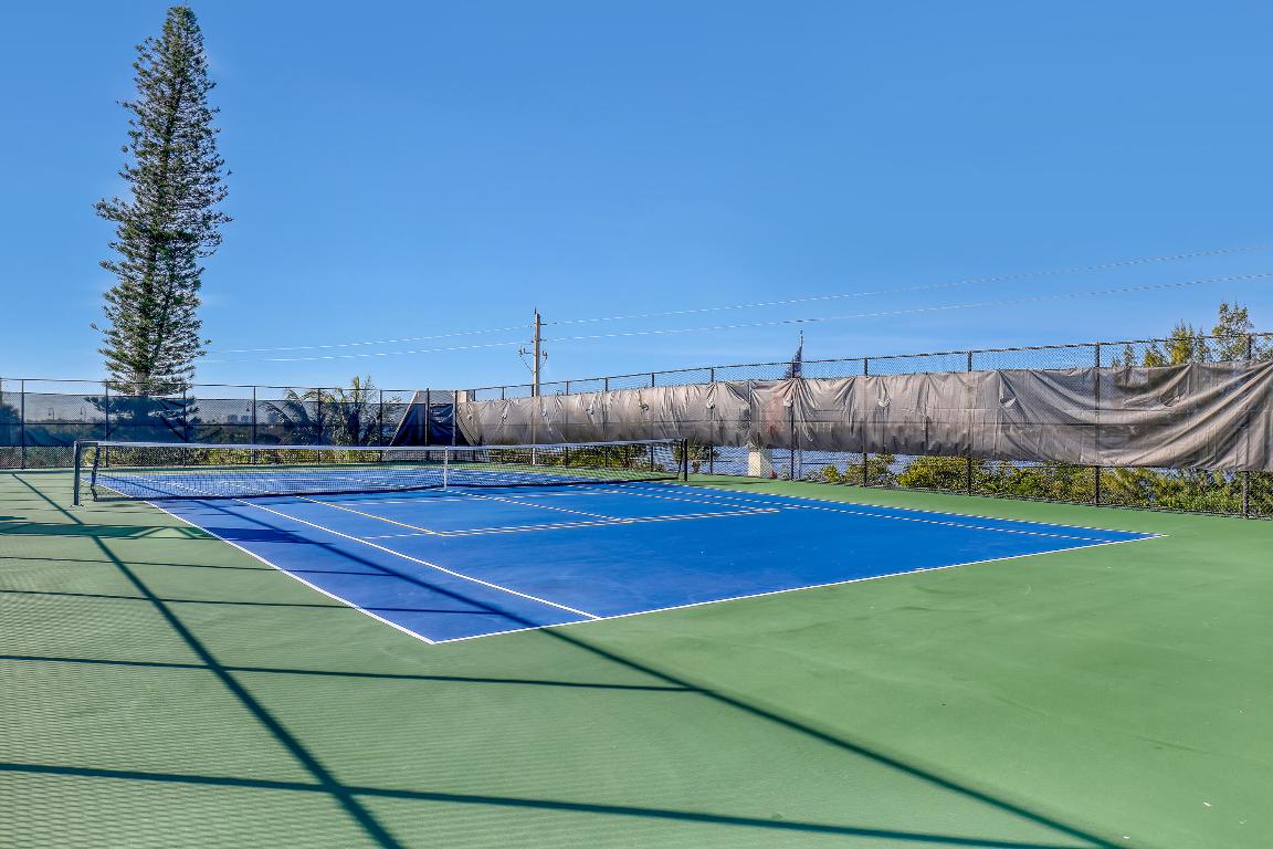 CONNEMARA CONDO - Residential