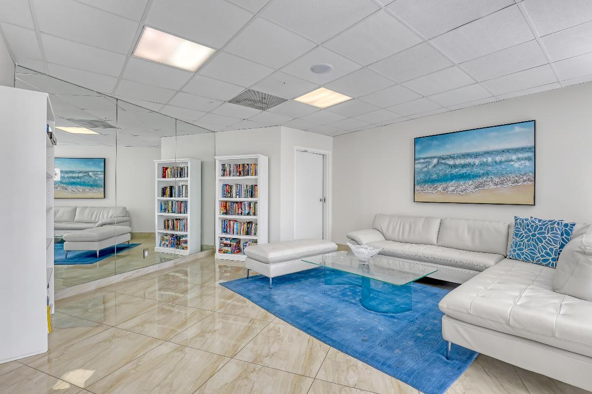 CONNEMARA CONDO - Residential