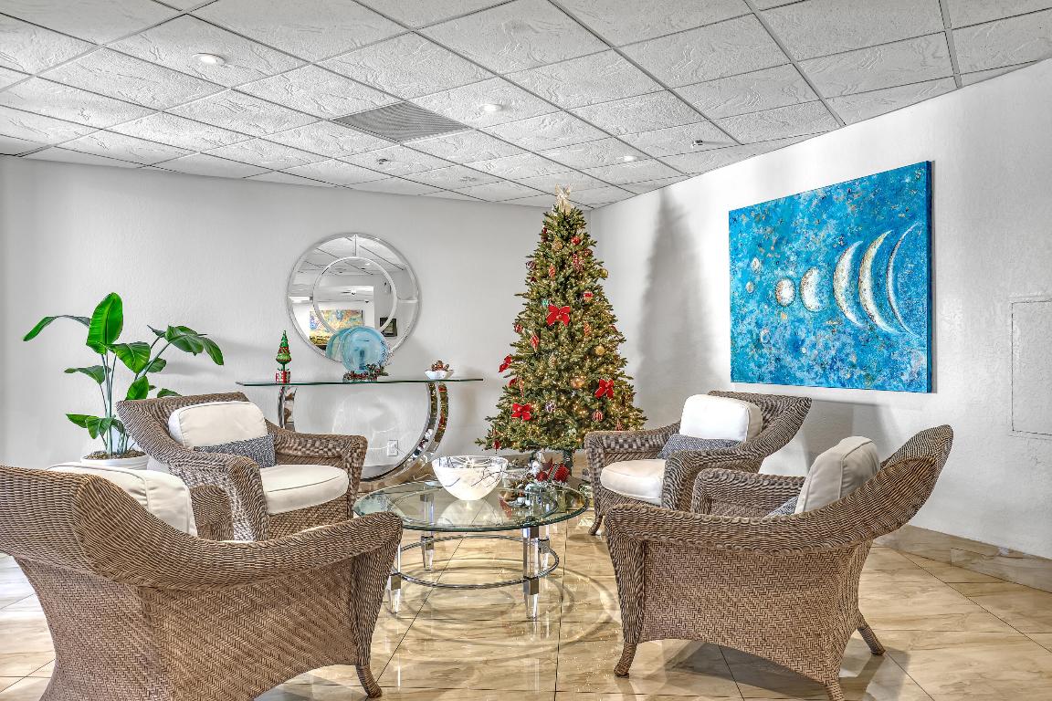 CONNEMARA CONDO - Residential