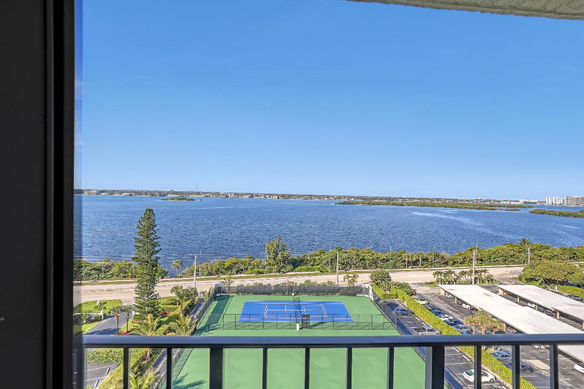 CONNEMARA CONDO - Residential