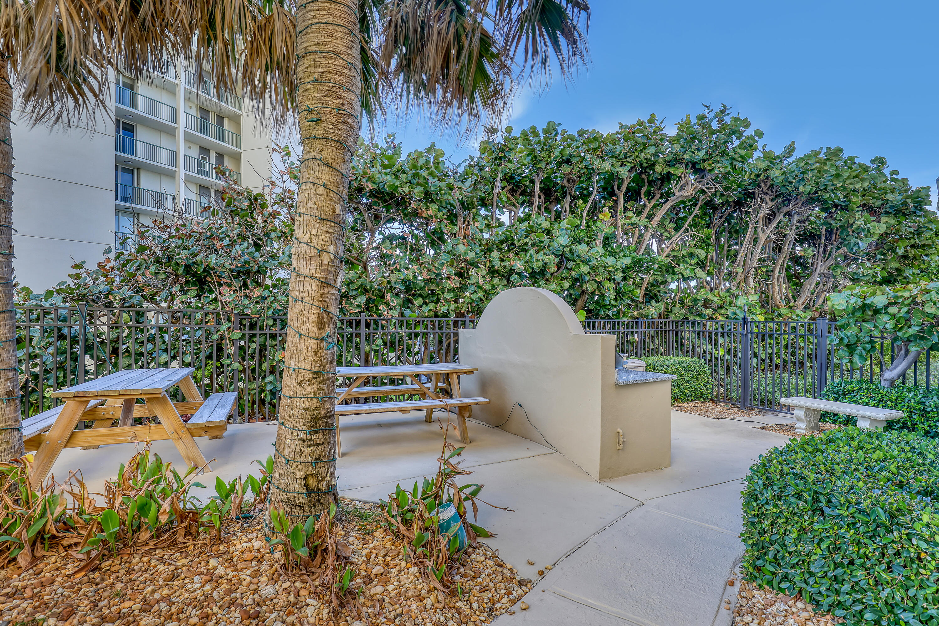 CONNEMARA CONDO - Residential