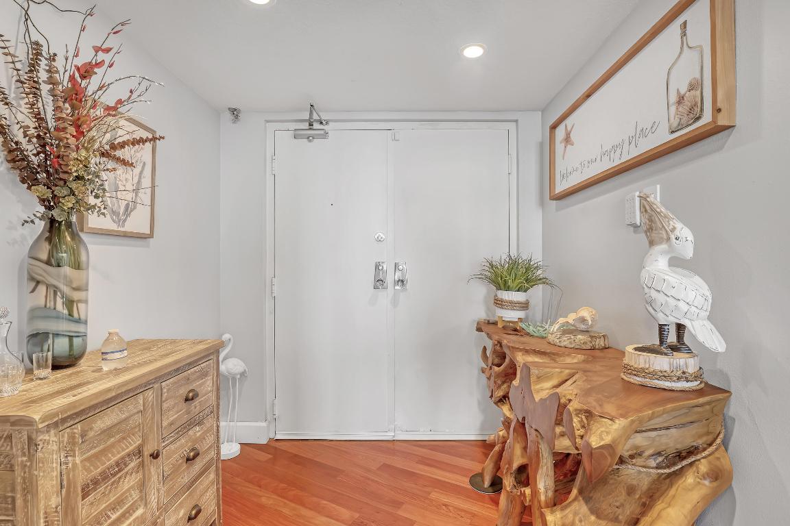 CONNEMARA CONDO - Residential