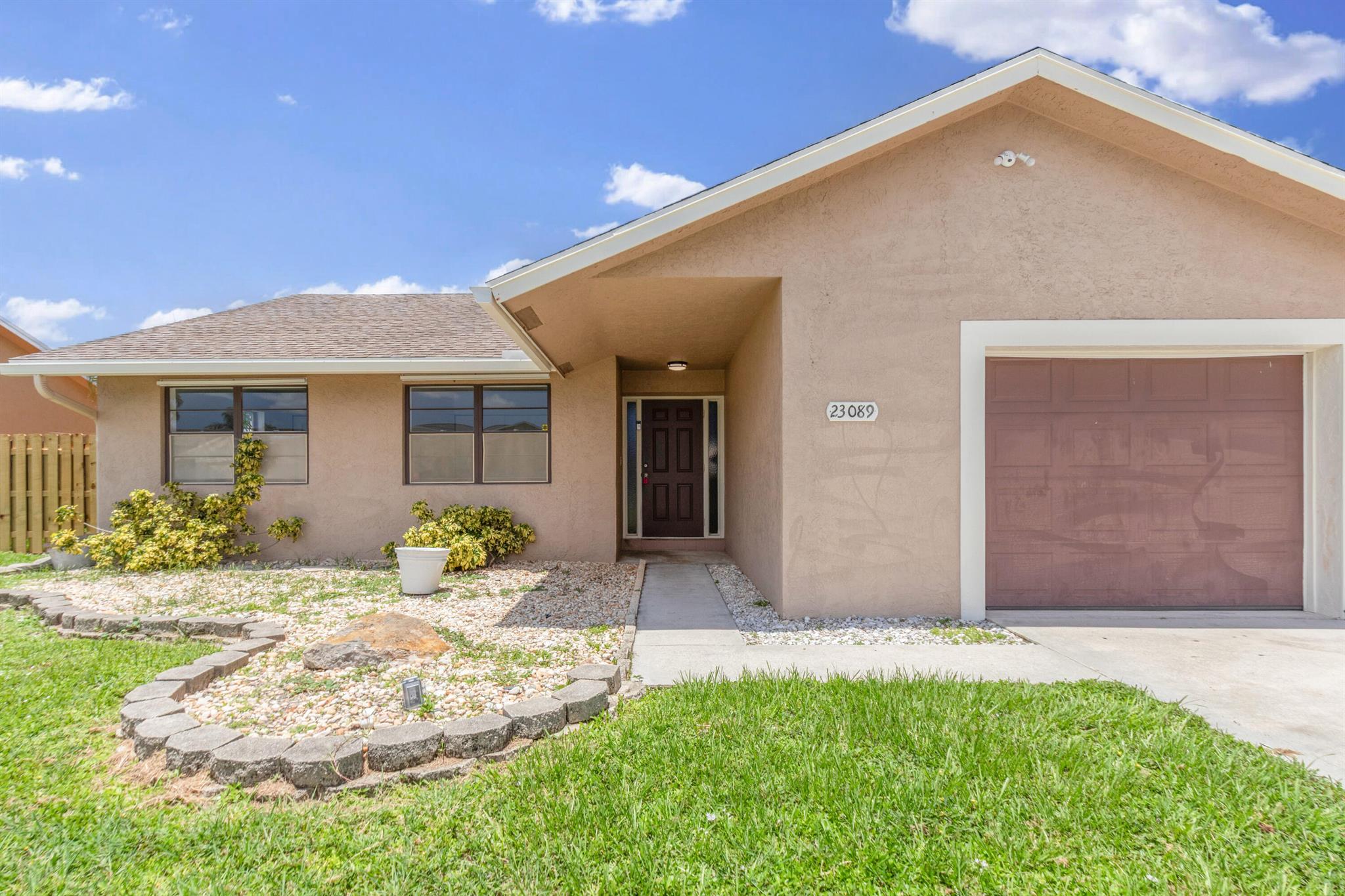 23089 SW 55th Avenue, Boca Raton, FL, 33433/$595,000 4 23089 SW 55th Avenue