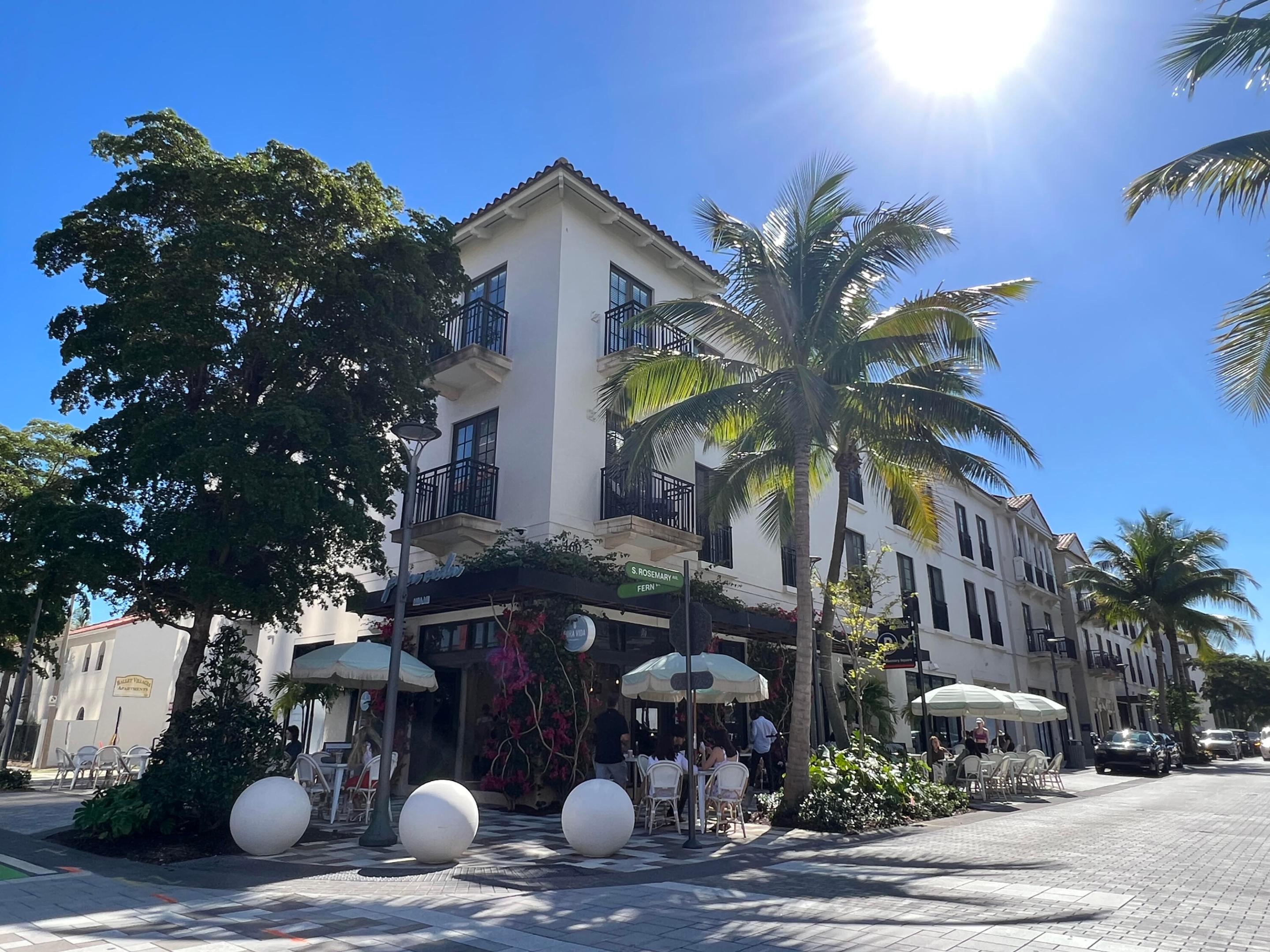 PALM BEACH HOUSE CONDO - Residential