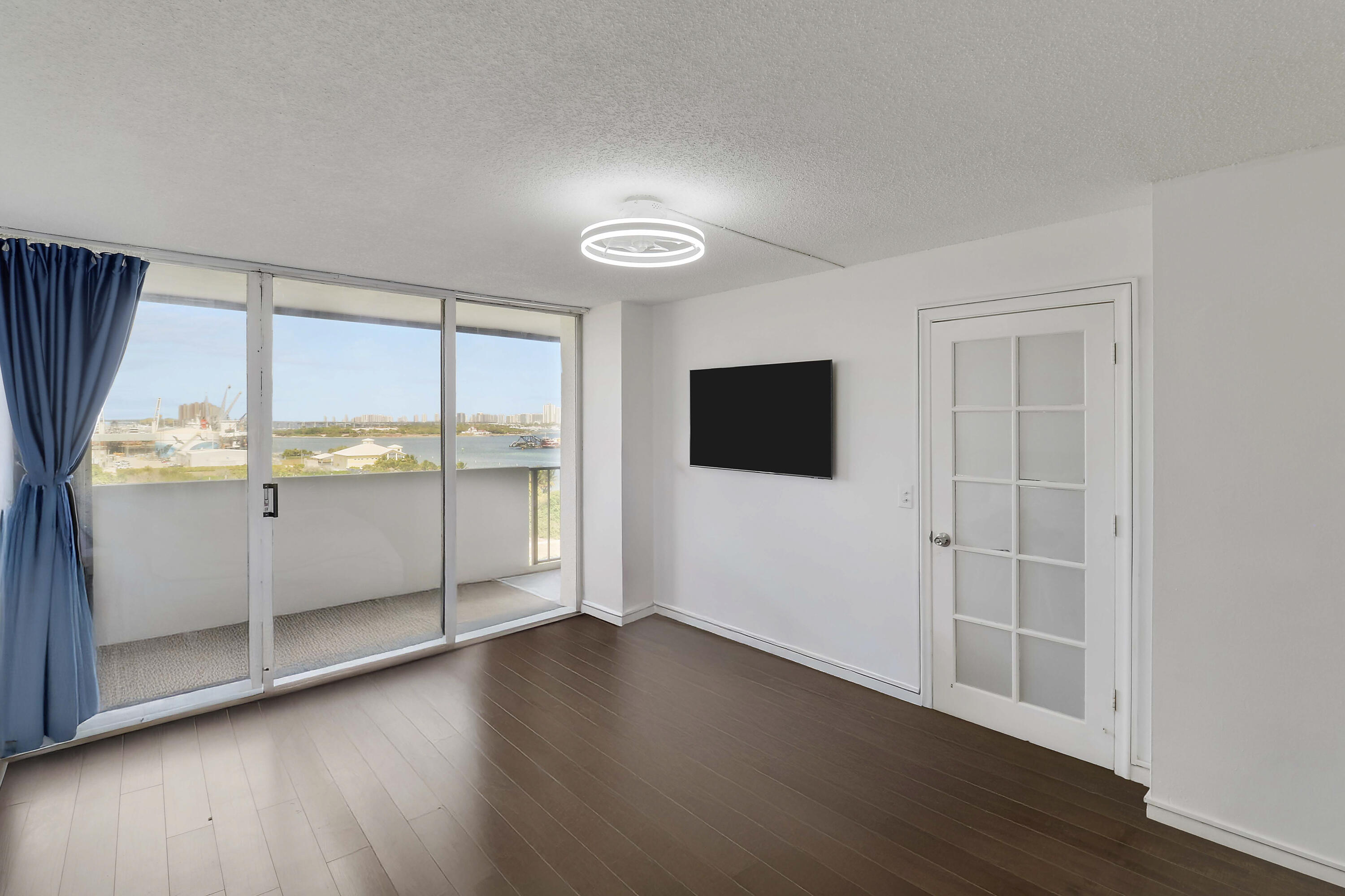 PALM BEACH HOUSE CONDO - Residential