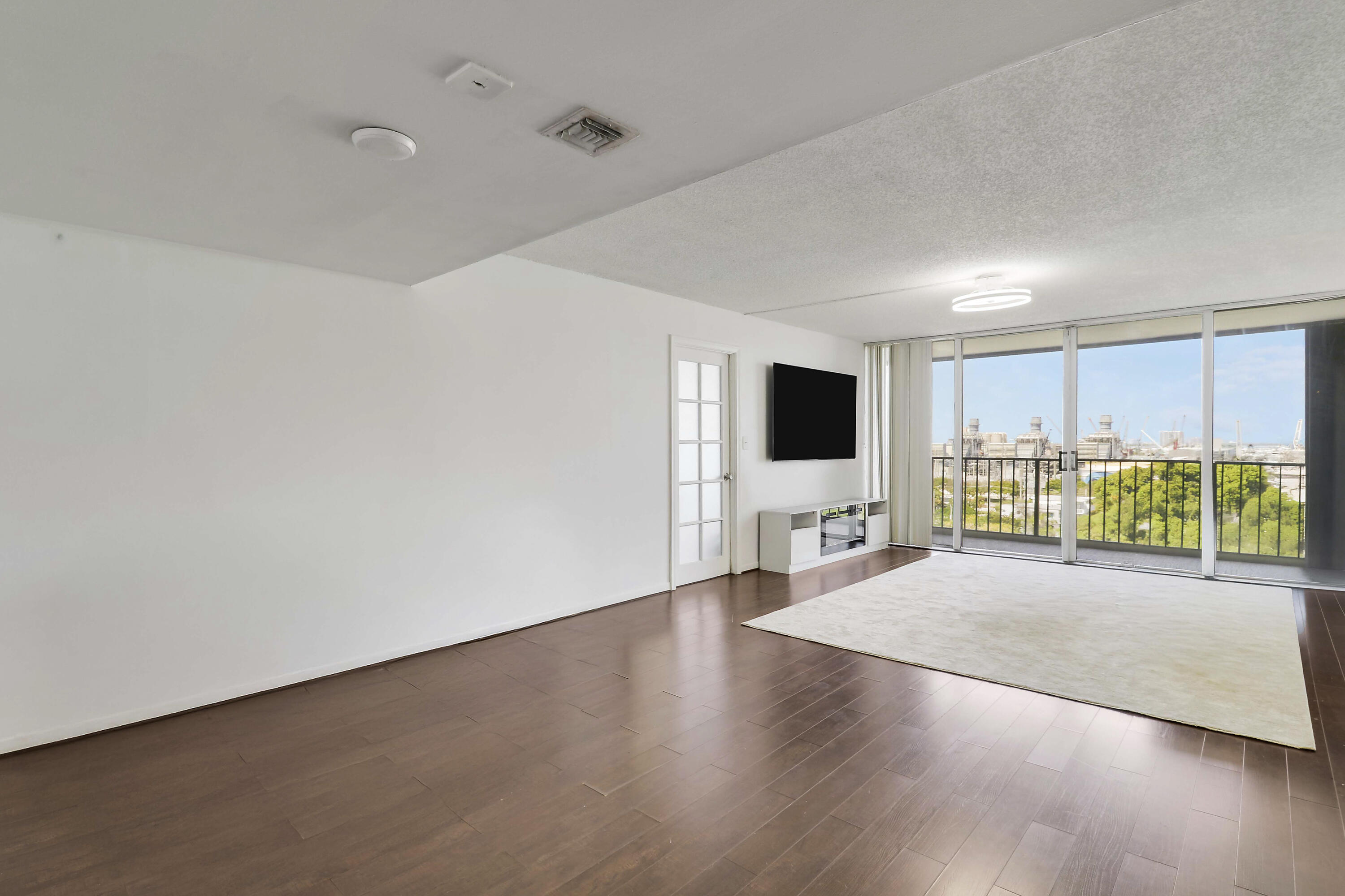 PALM BEACH HOUSE CONDO - Residential