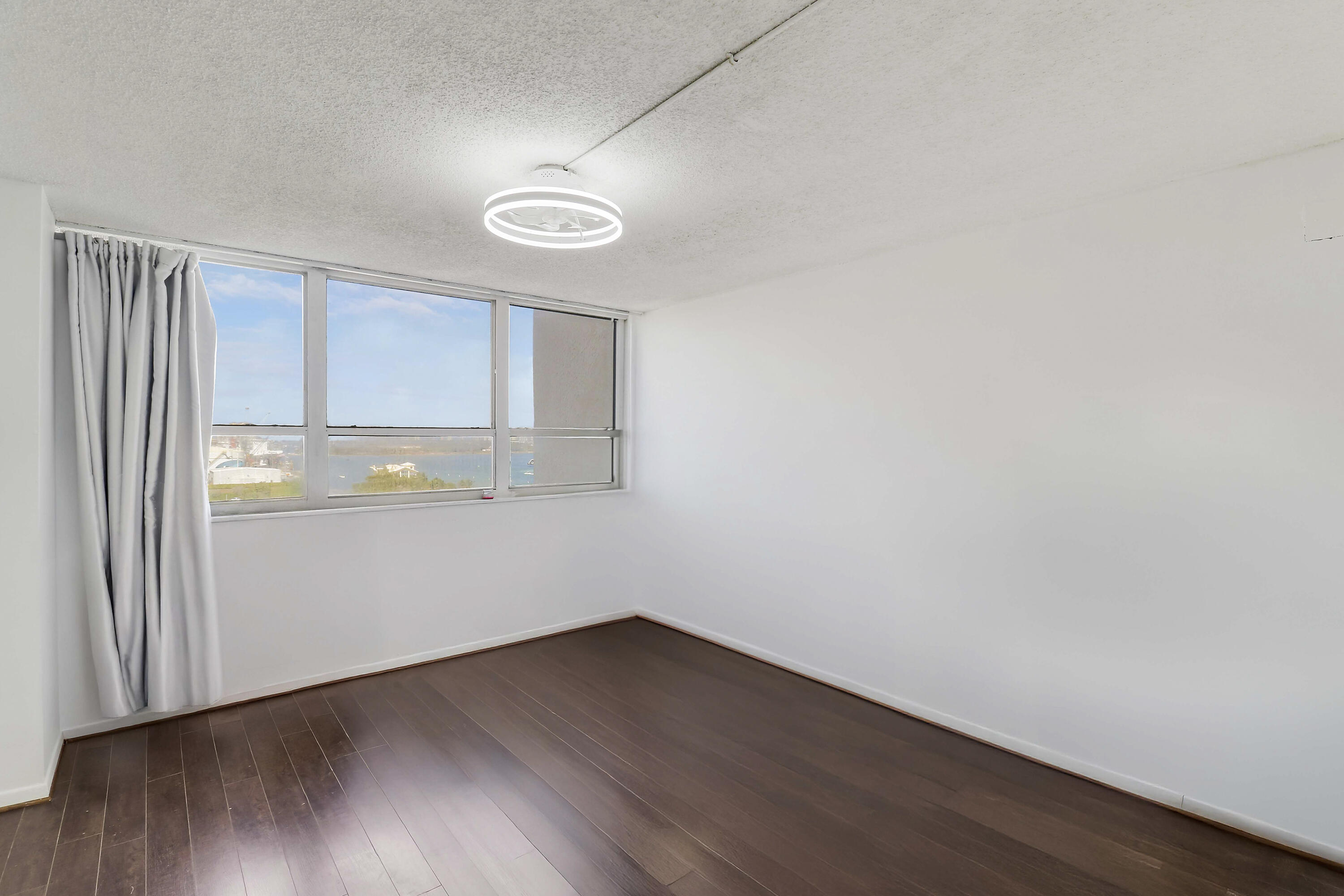 PALM BEACH HOUSE CONDO - Residential