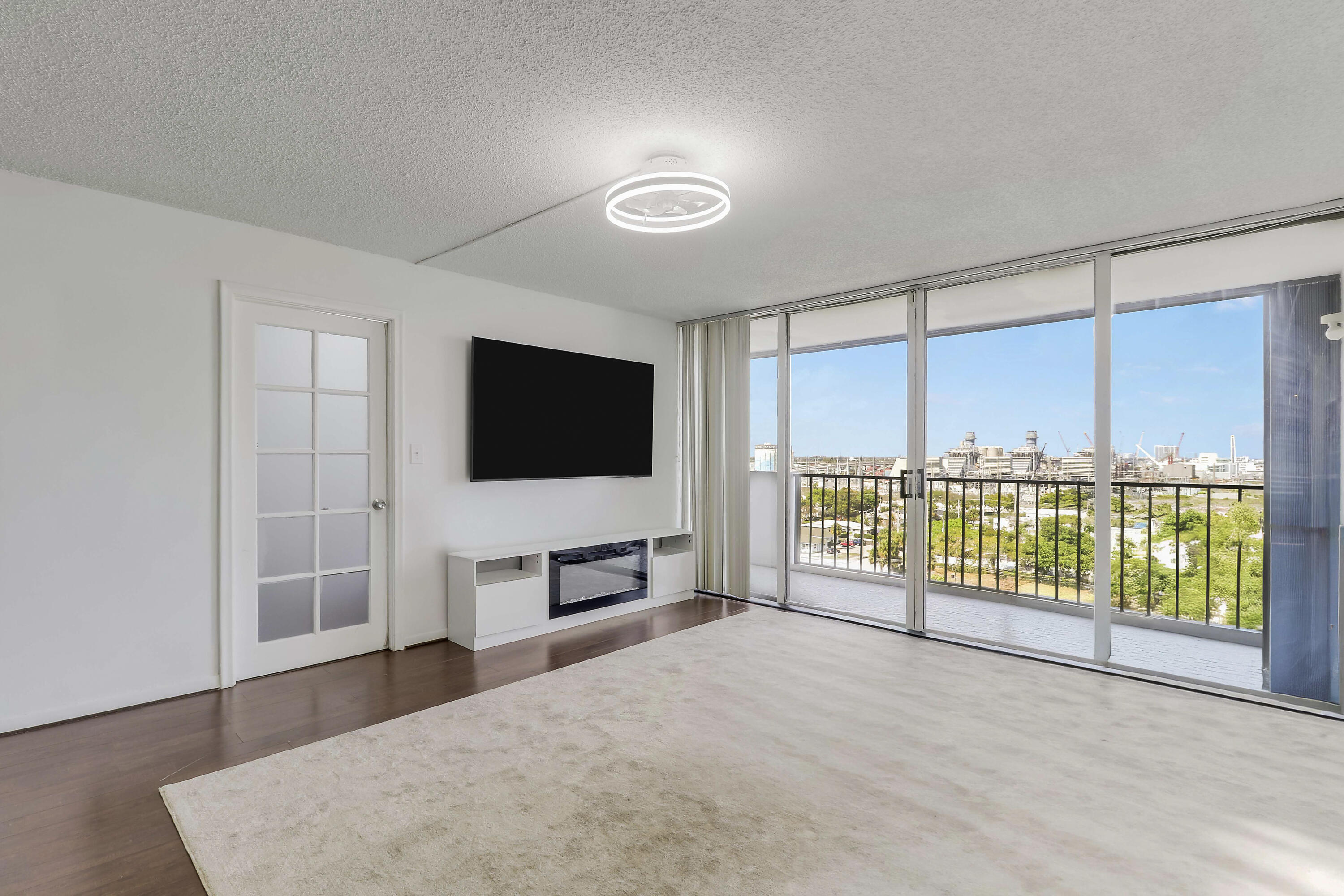 PALM BEACH HOUSE CONDO - Residential