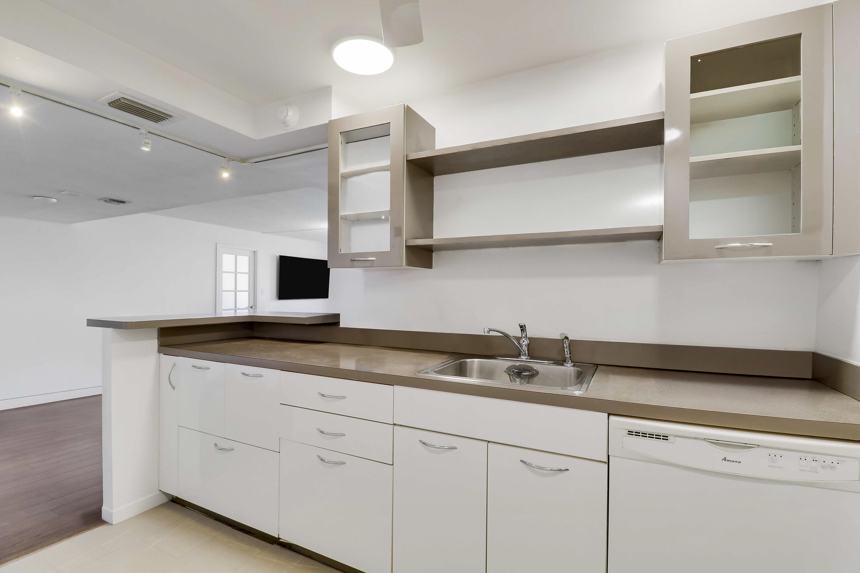 PALM BEACH HOUSE CONDO - Residential