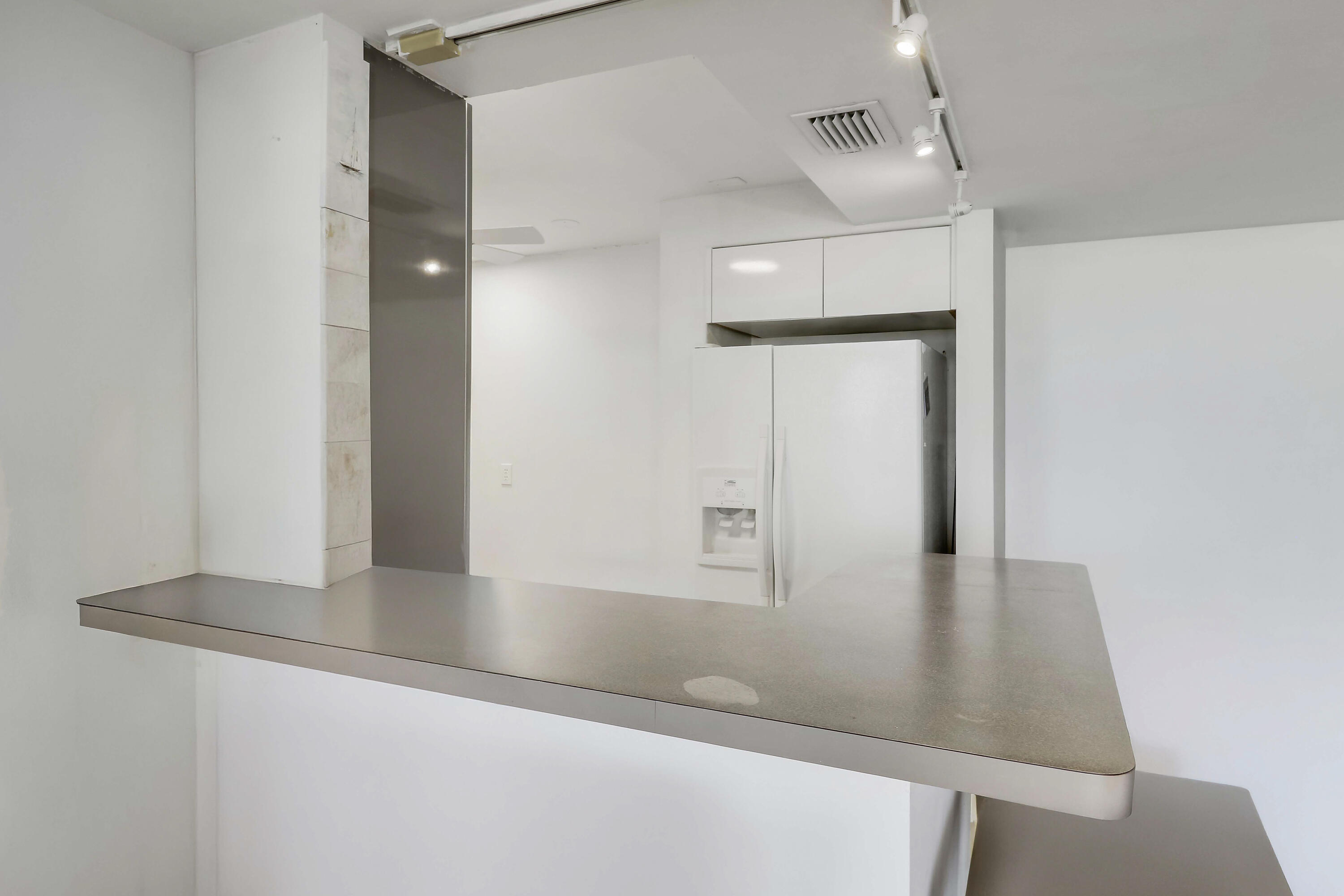 PALM BEACH HOUSE CONDO - Residential