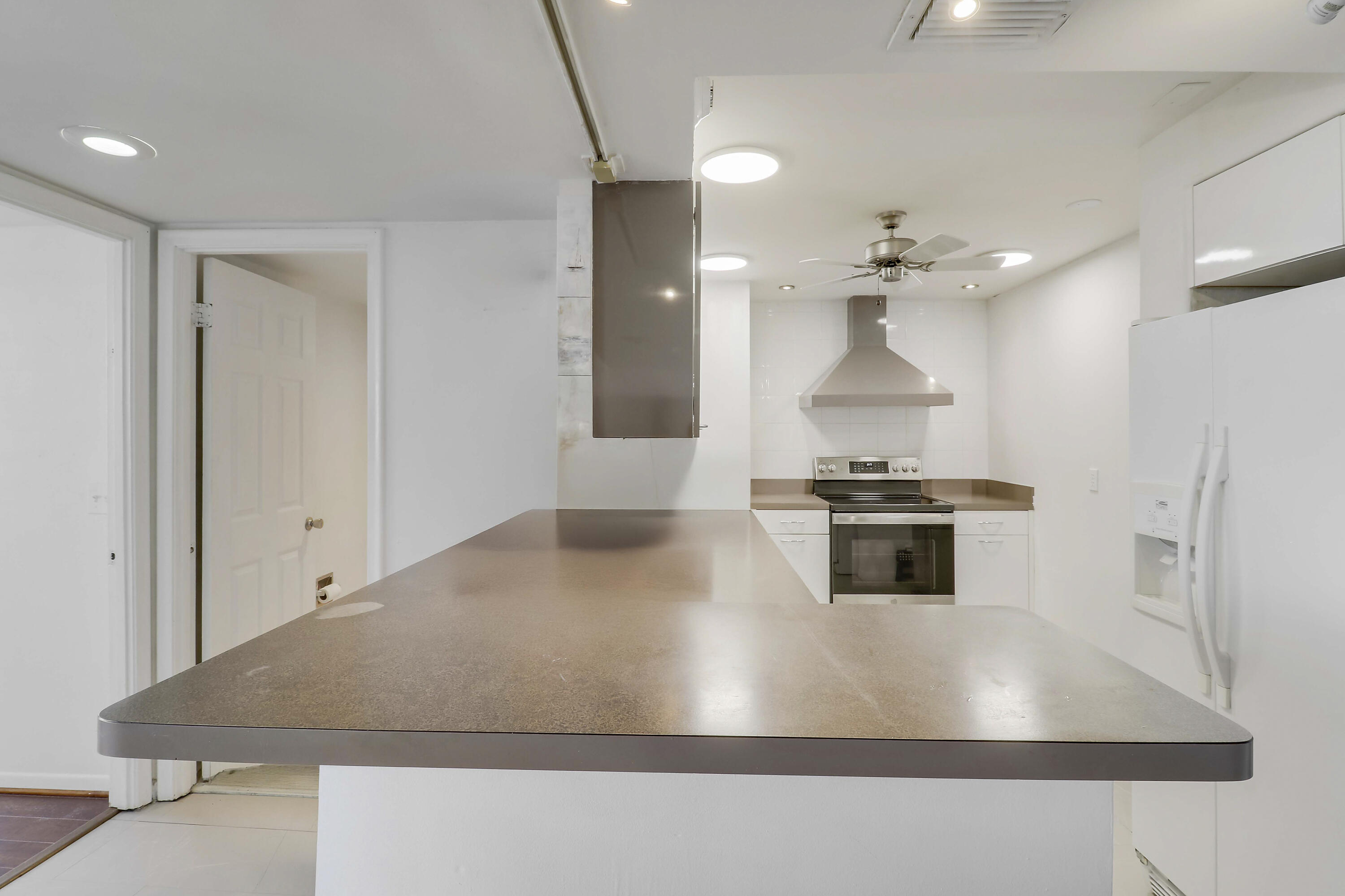 PALM BEACH HOUSE CONDO - Residential