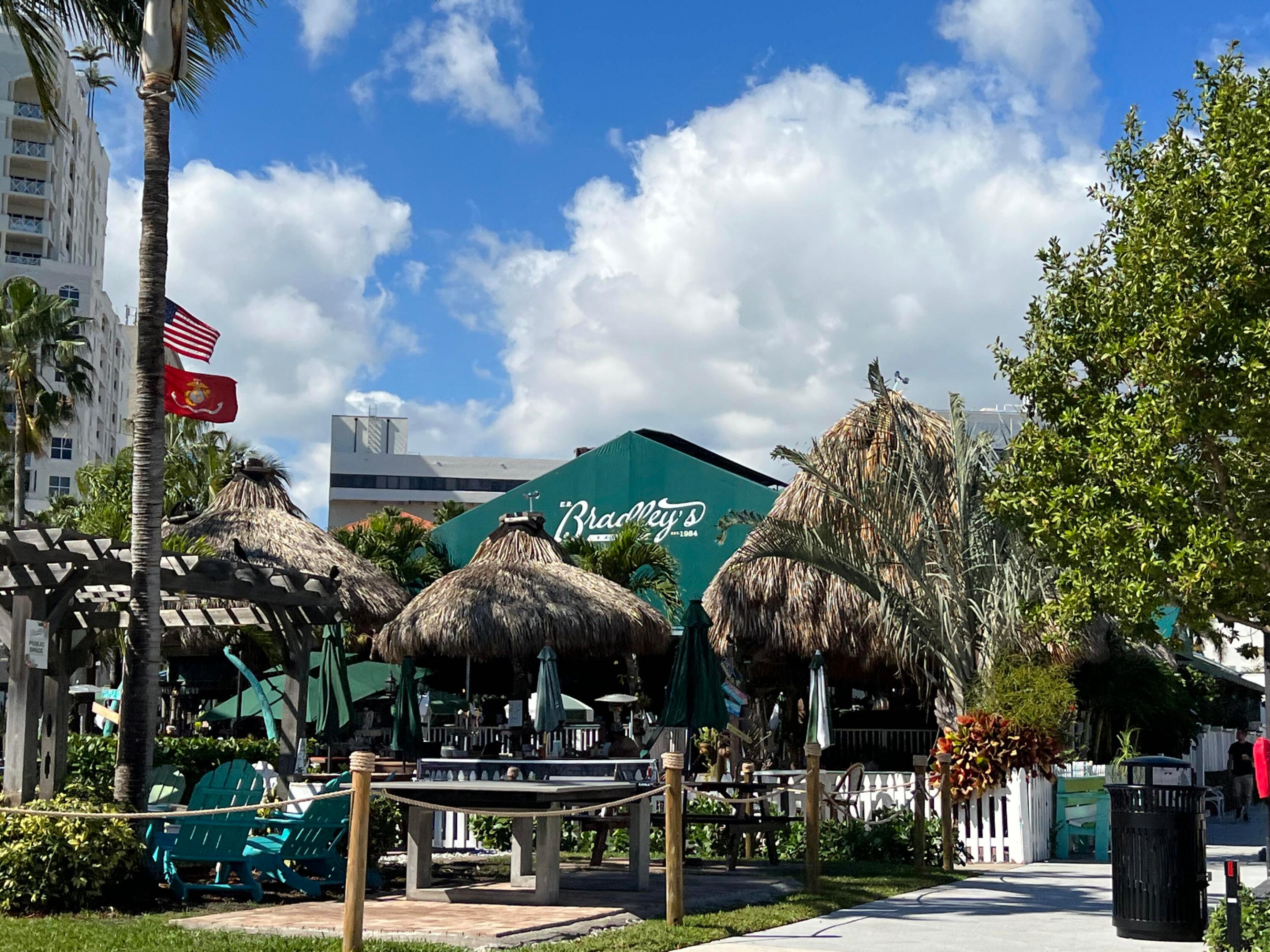 PALM BEACH HOUSE CONDO - Residential