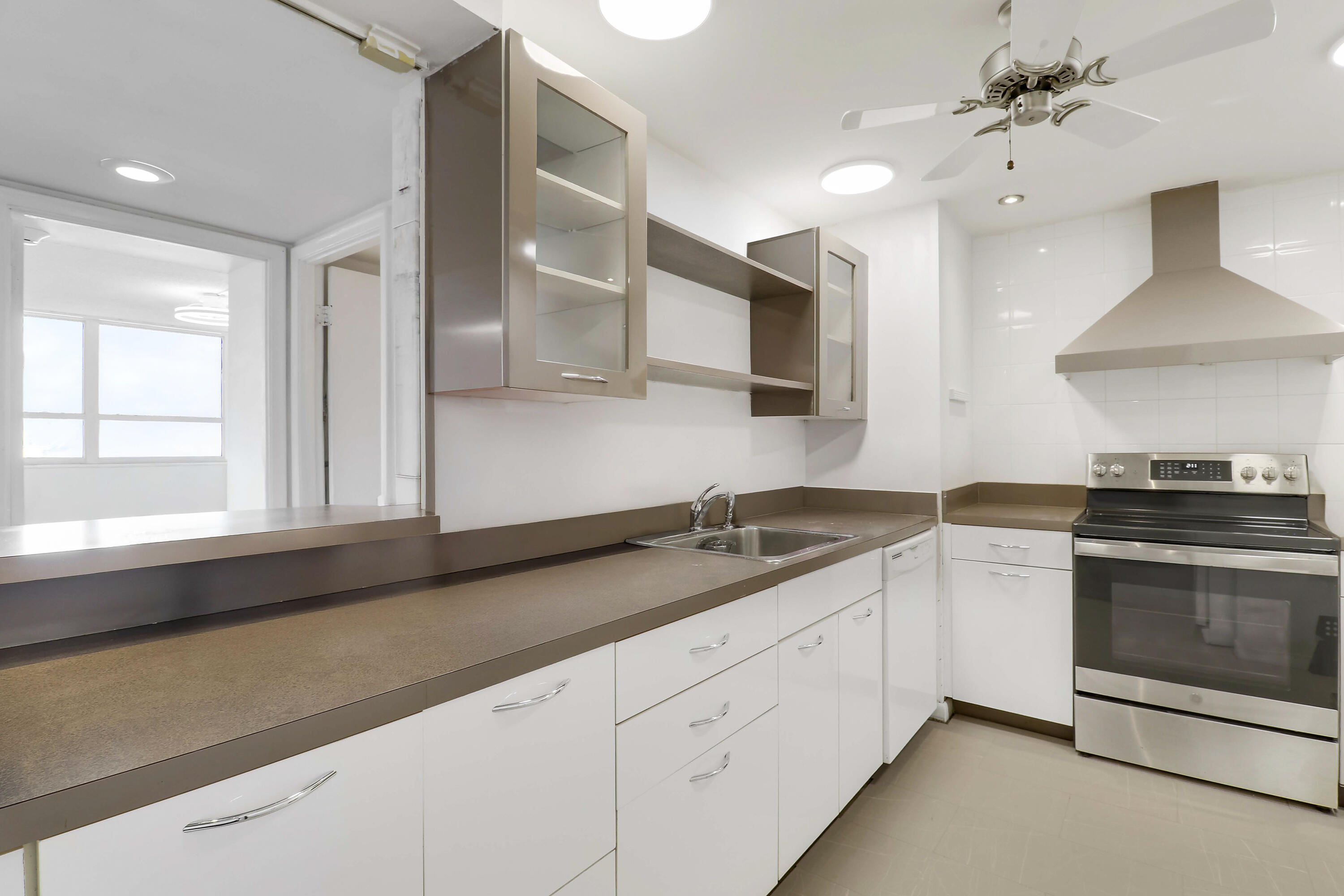 PALM BEACH HOUSE CONDO - Residential